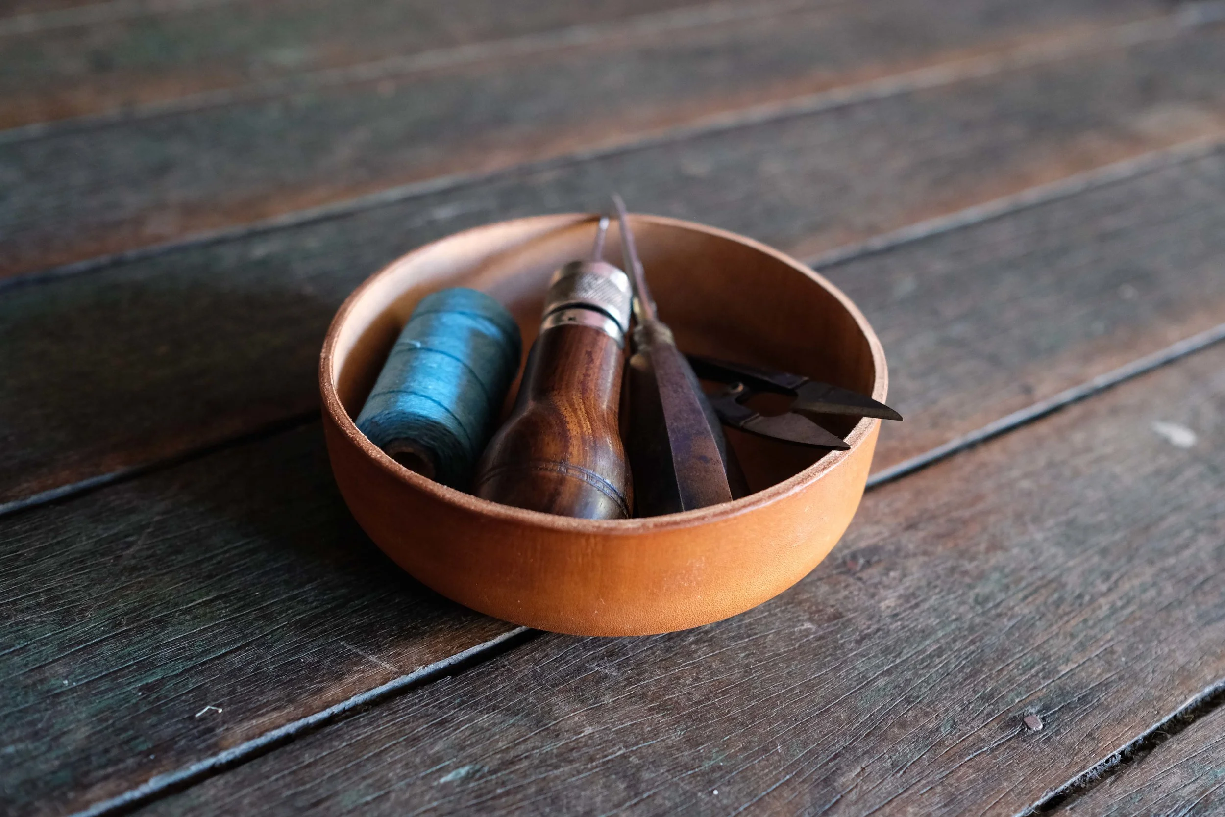 leather bowl tan1small.jpg