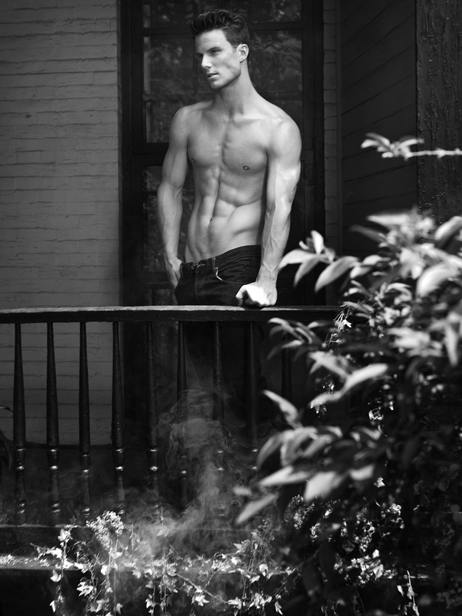 Sean.shrtless+Jeans.BW.jpg