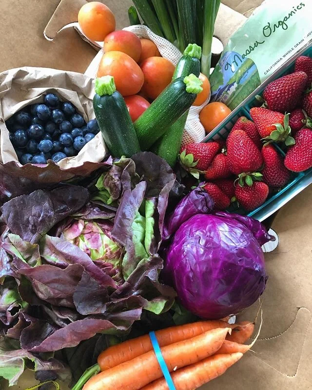 Thank you to all who continue to purchase their Village CSA Box via @sourcewhatsgood! If you&rsquo;re in the East Bay and you&rsquo;d like to snag a box to pick up at the Temescal Farmers&rsquo; Market on Sunday, be sure to get your order in before 1