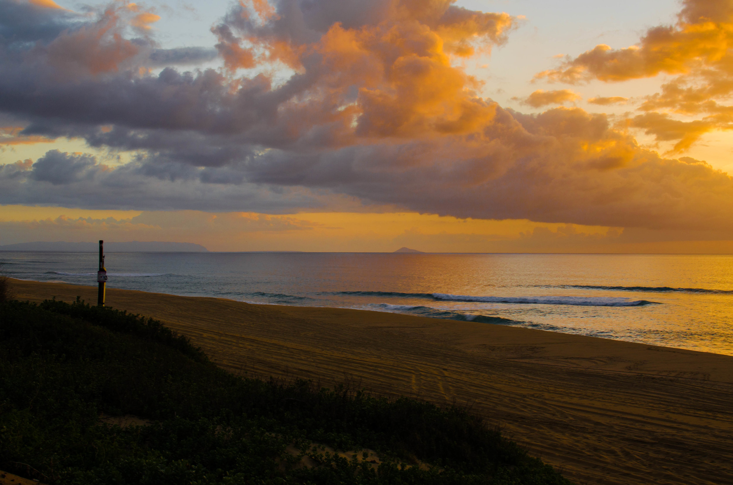 Gorgeous colourful sunset at Polihale State Park