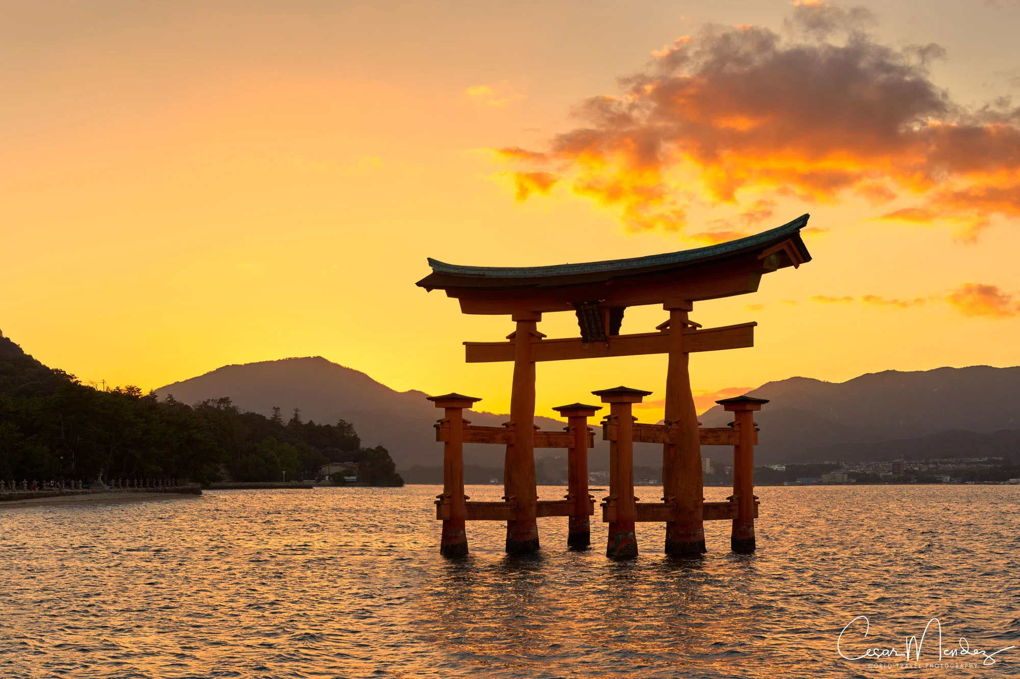 Gran Vermilion Torii Gate, Itsukushima, Japan