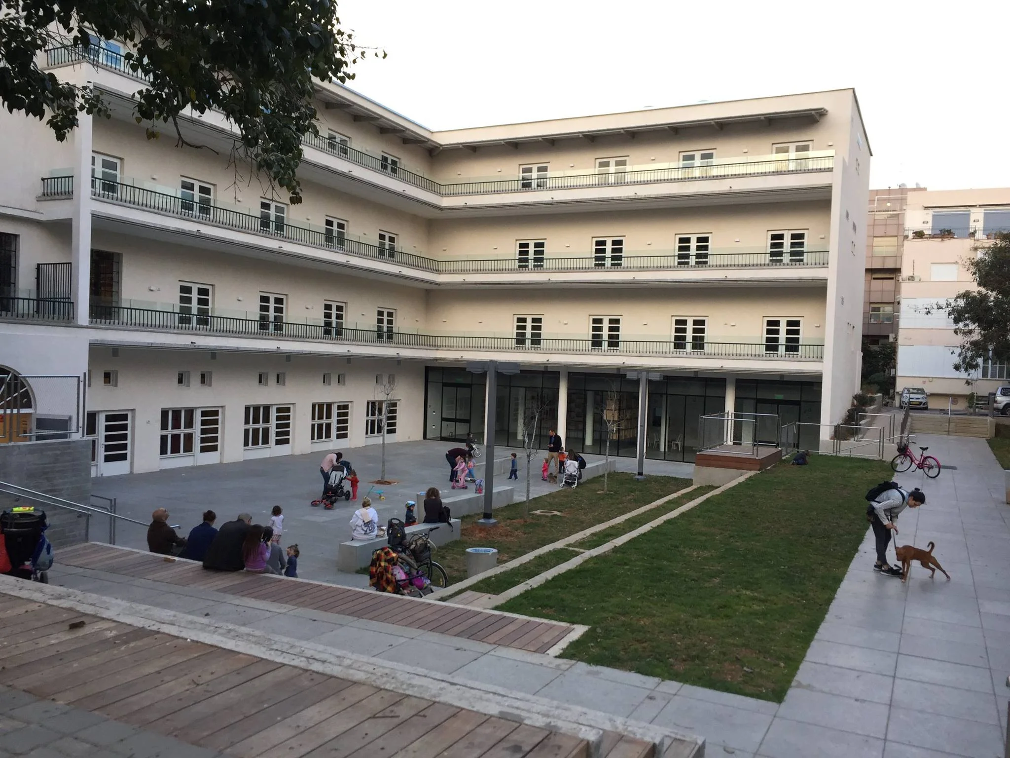 בית צעירות מזרחי