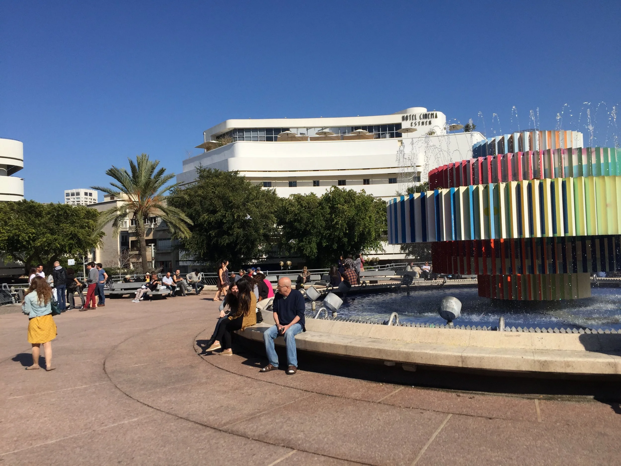 כיכר דיזנגוף ב-2015, לפני הנמכתה