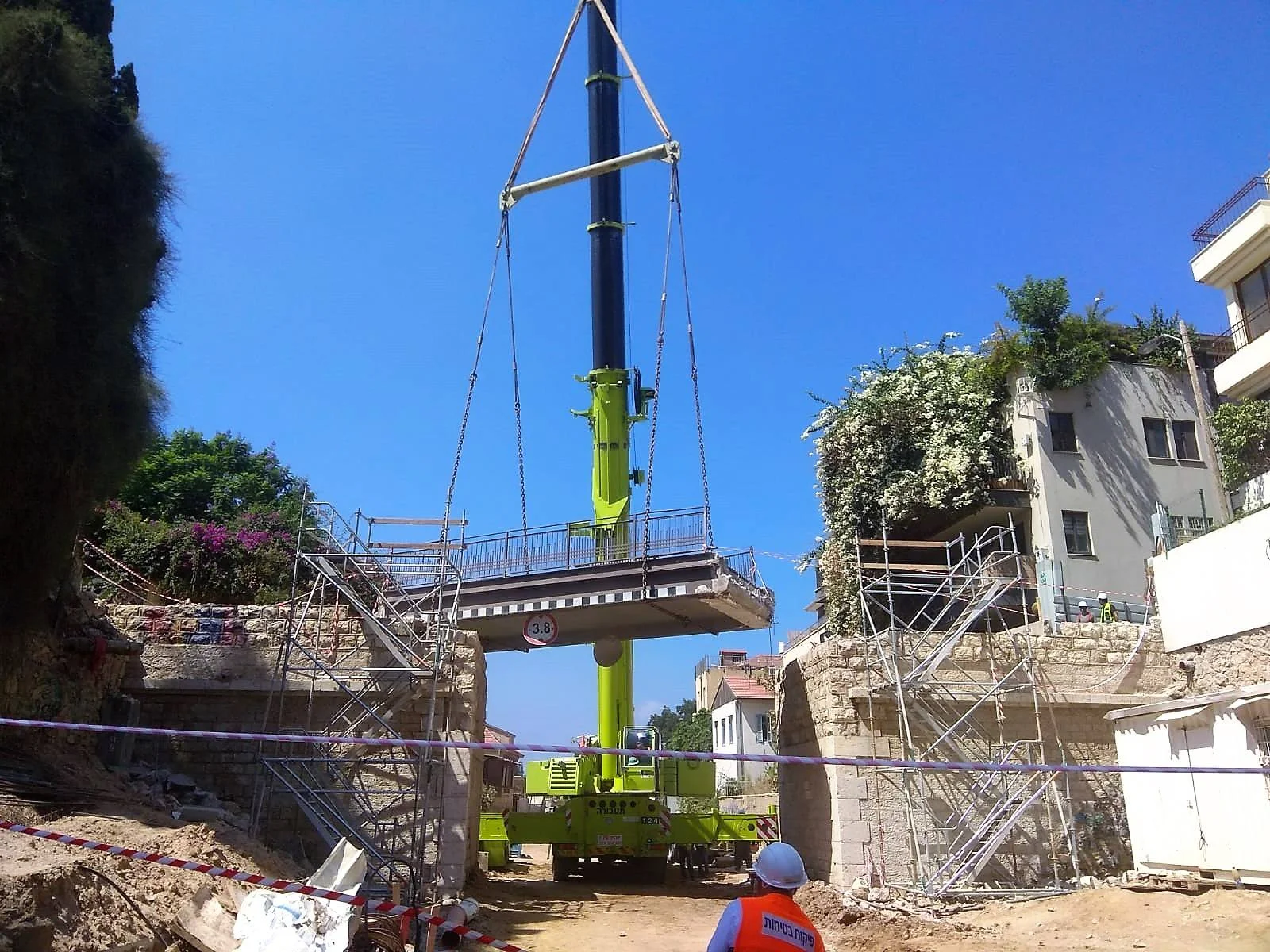 בעקבות הרכבת התחתית