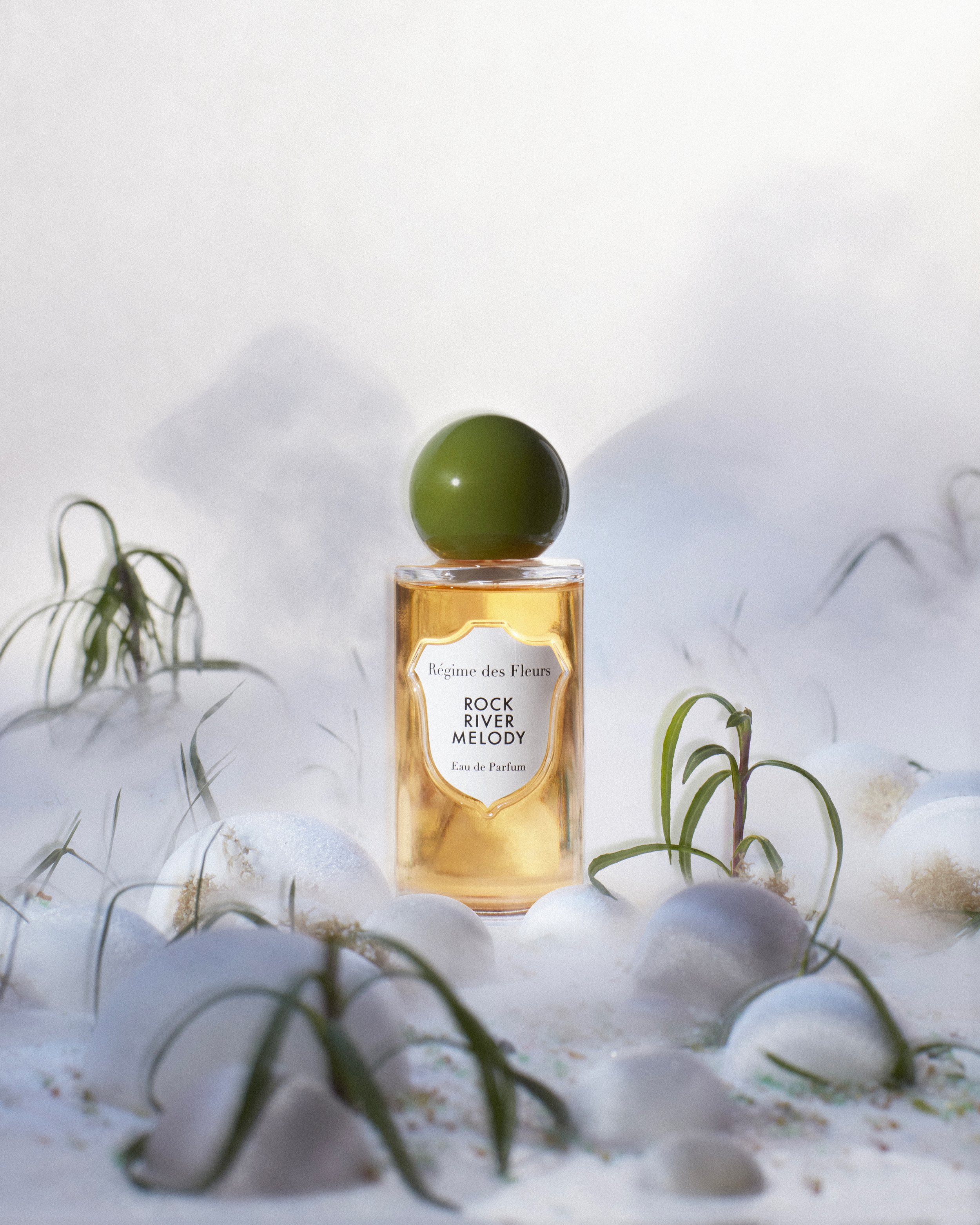  Photography : Elodie Farge  Set design &amp; AD : Pauline Furman  Perfumes : Régime des fleurs 