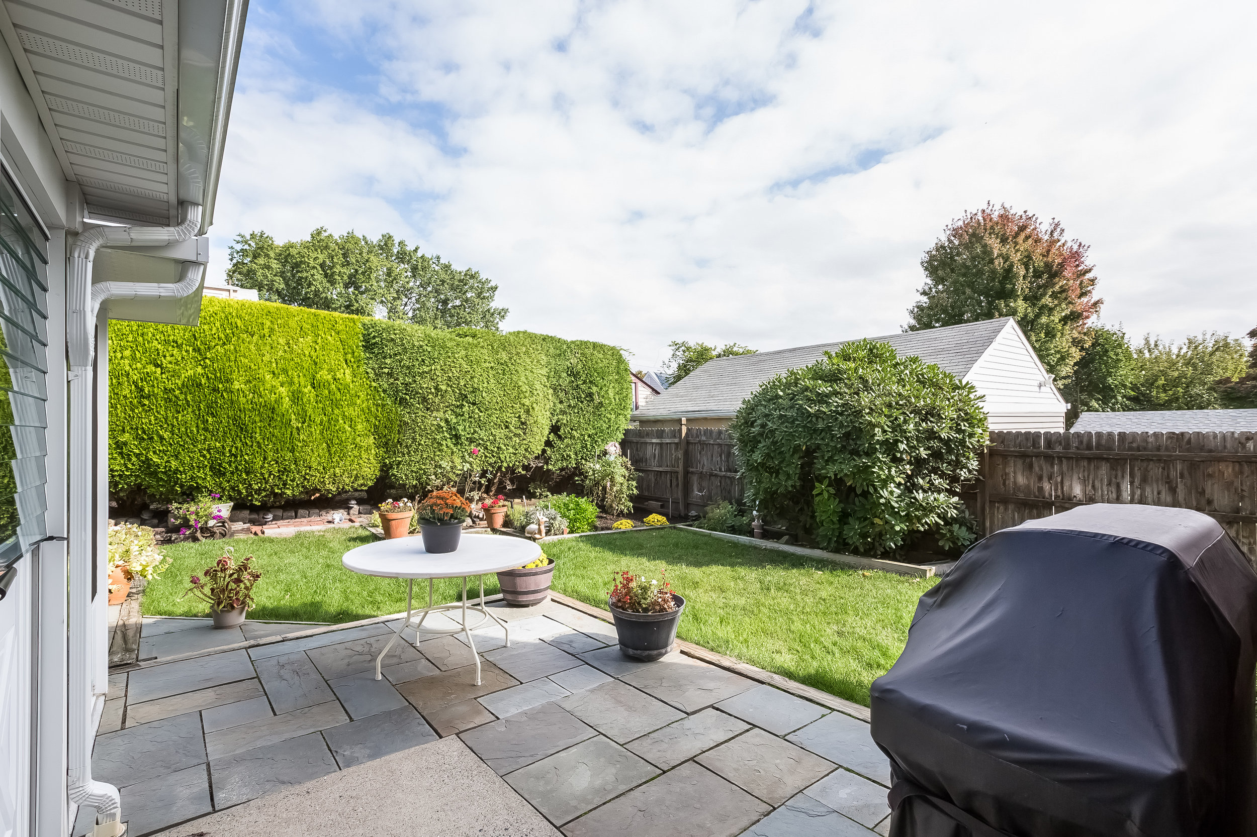 065-Patio-4932631-large.jpg