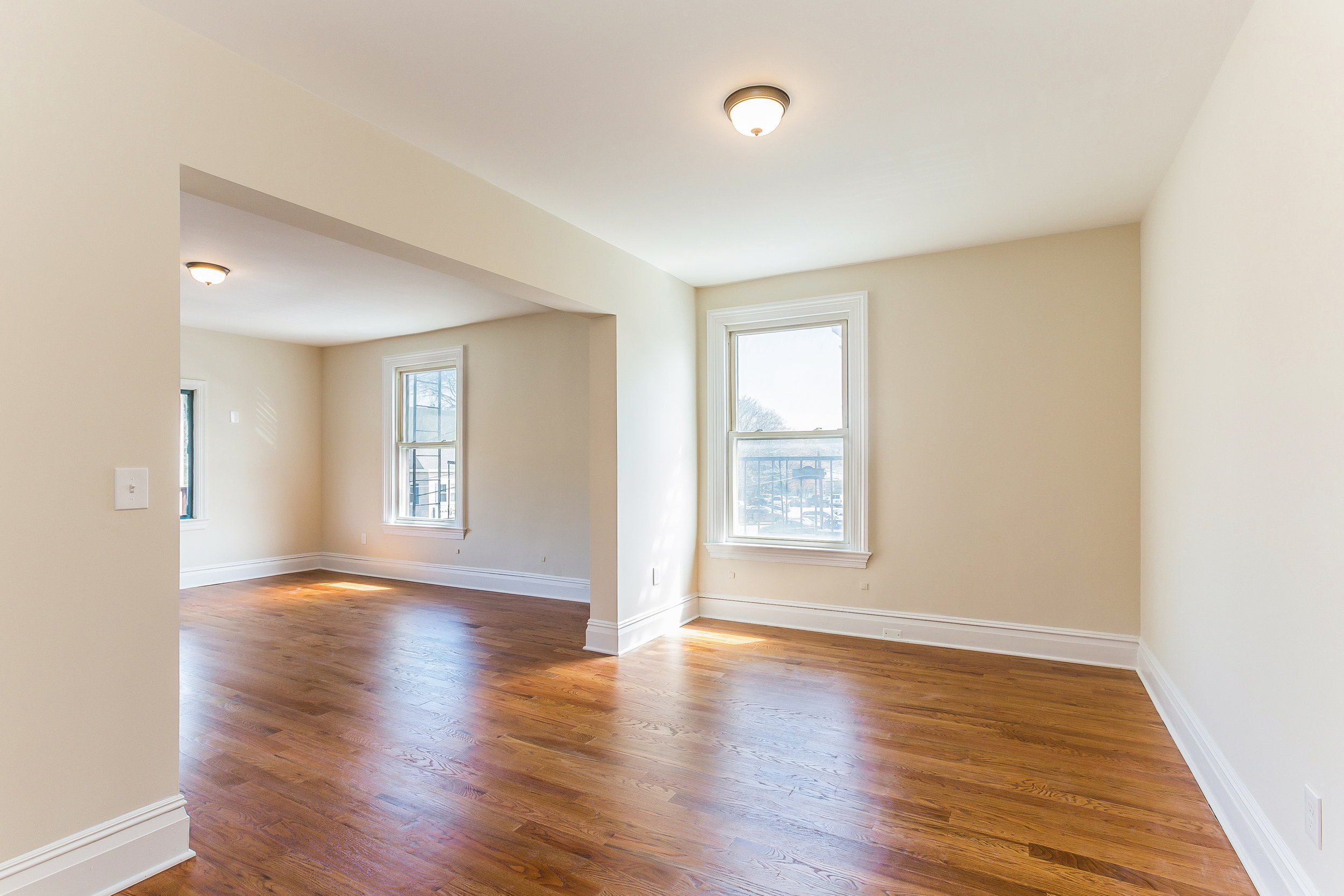 003-Living_Room-3992636-large.jpg