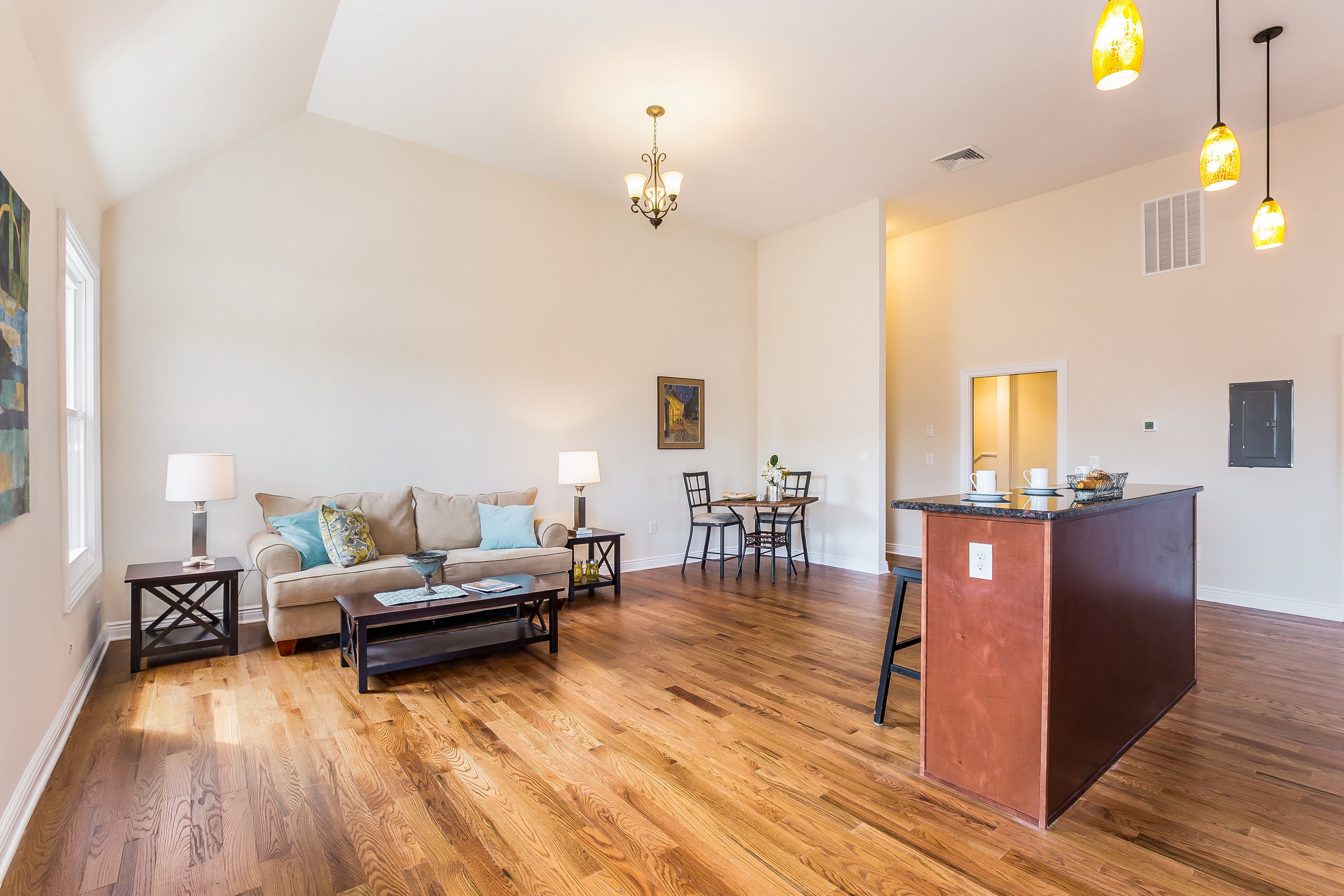 036-Kitchen-3992691-large.jpg
