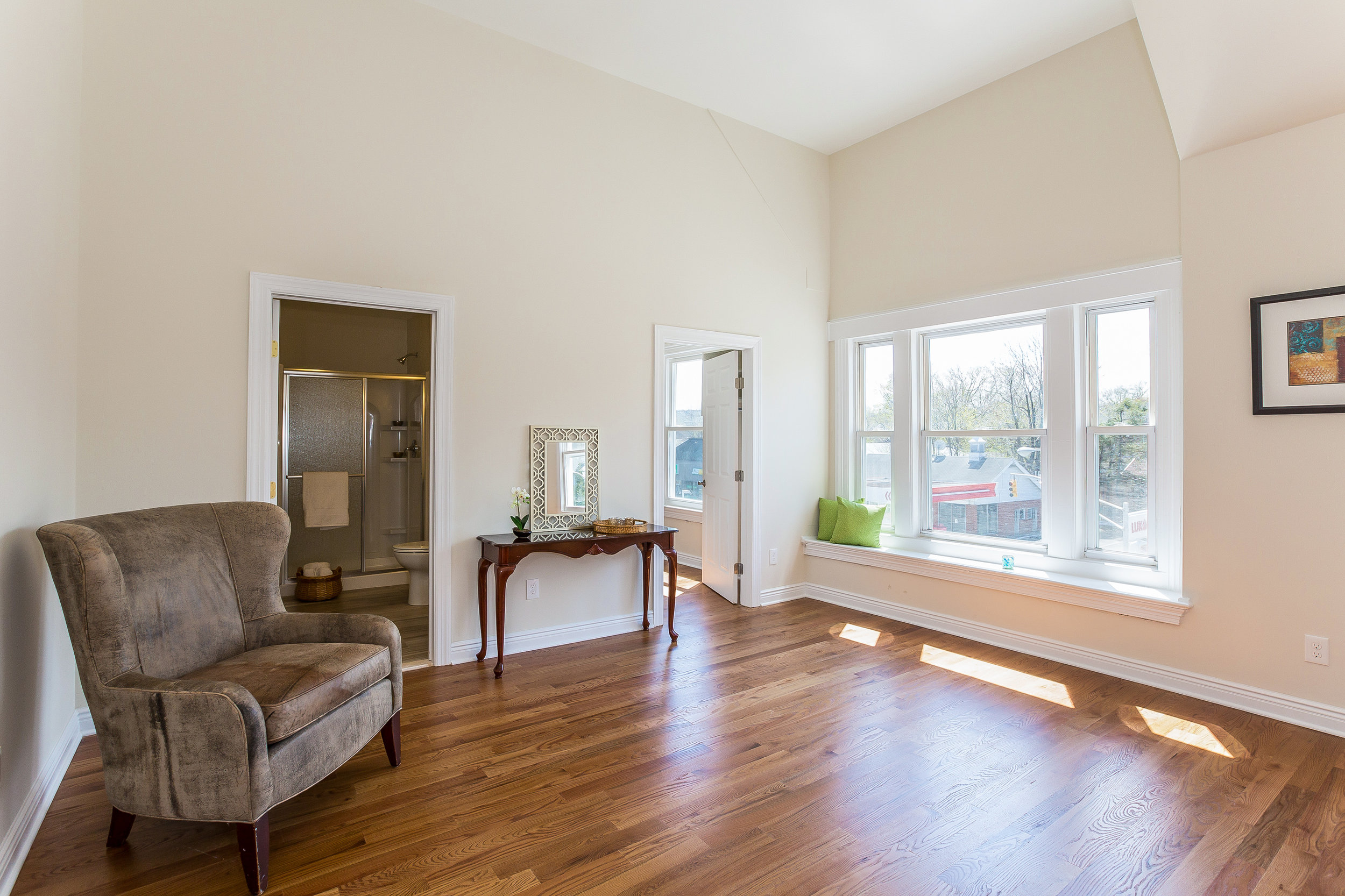 046-Master_Bedroom-3992656-large.jpg