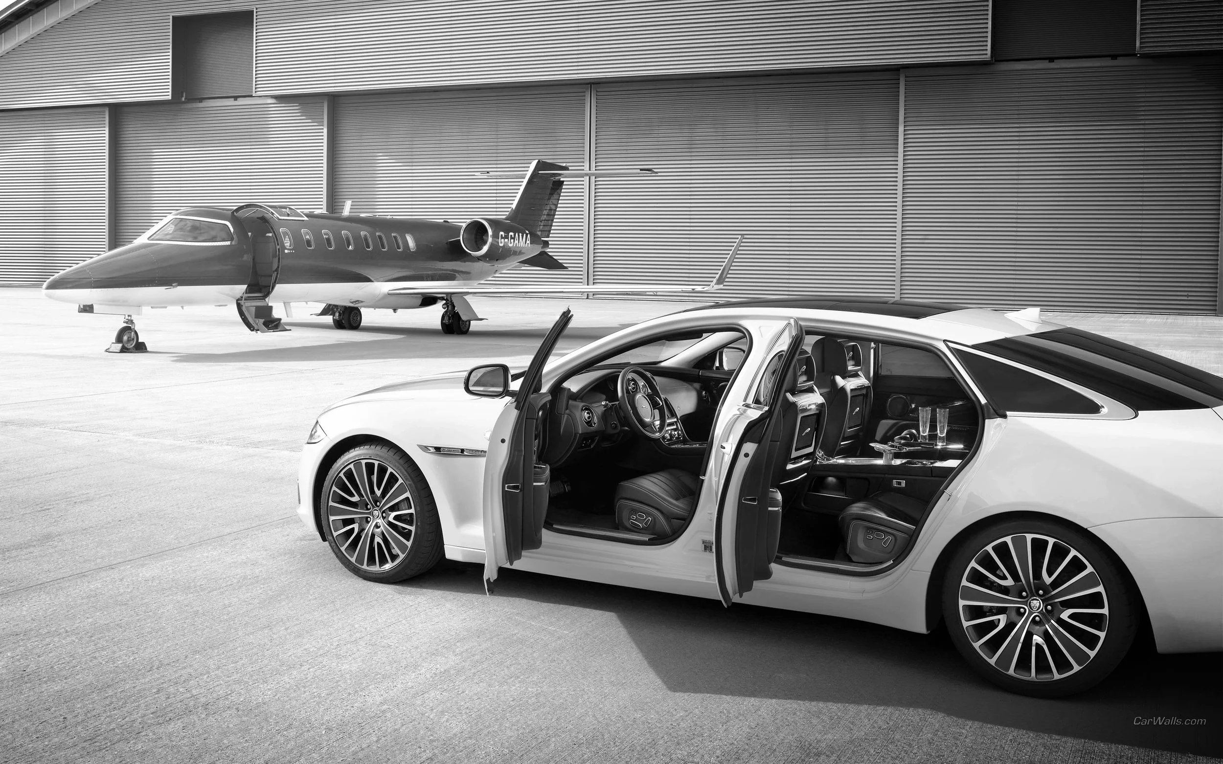 jaguar-private-jet-hanger-airplane-plane-image-resolution_870680.jpg
