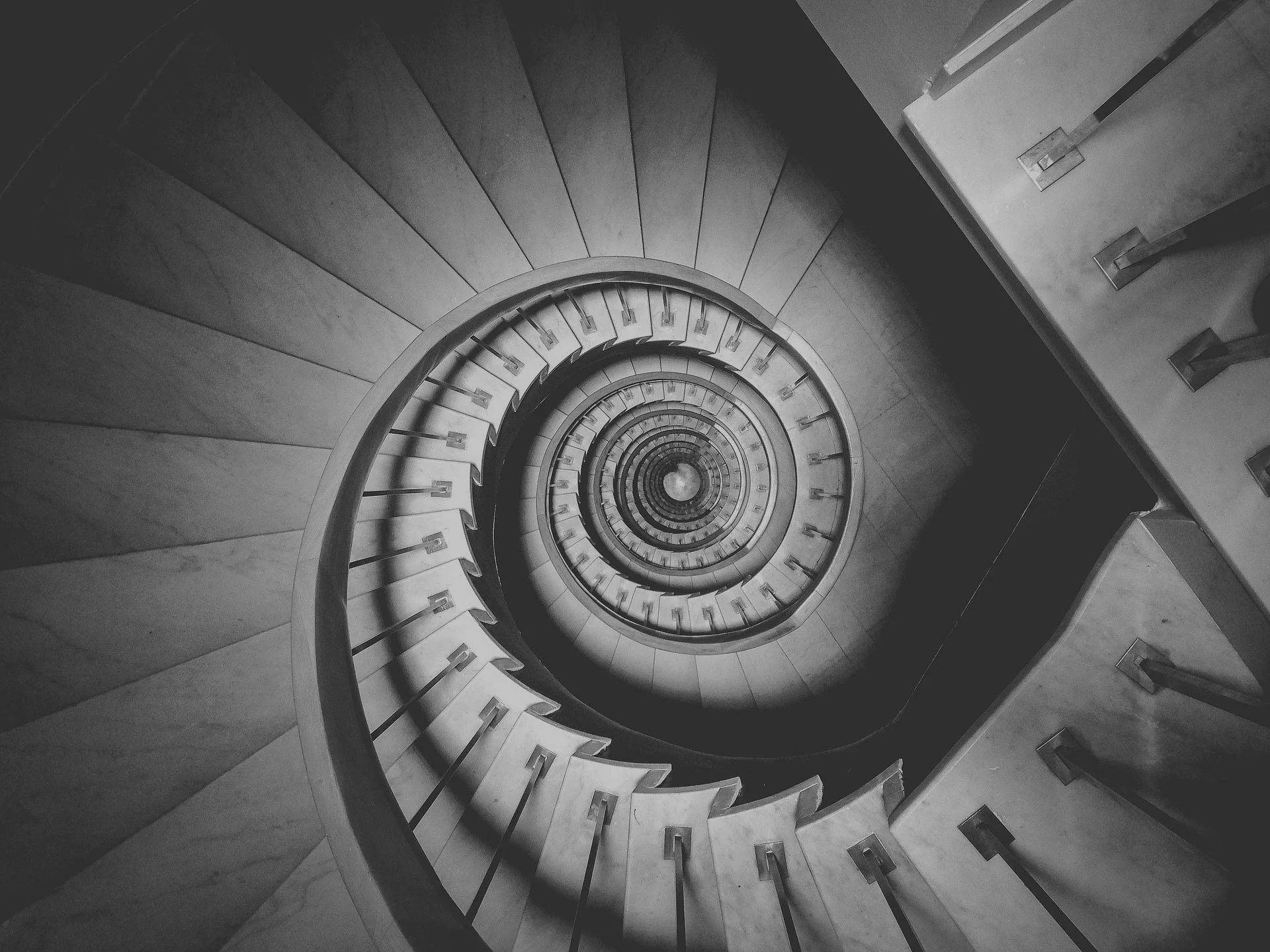 spiral-1081904_1920-SW.jpg