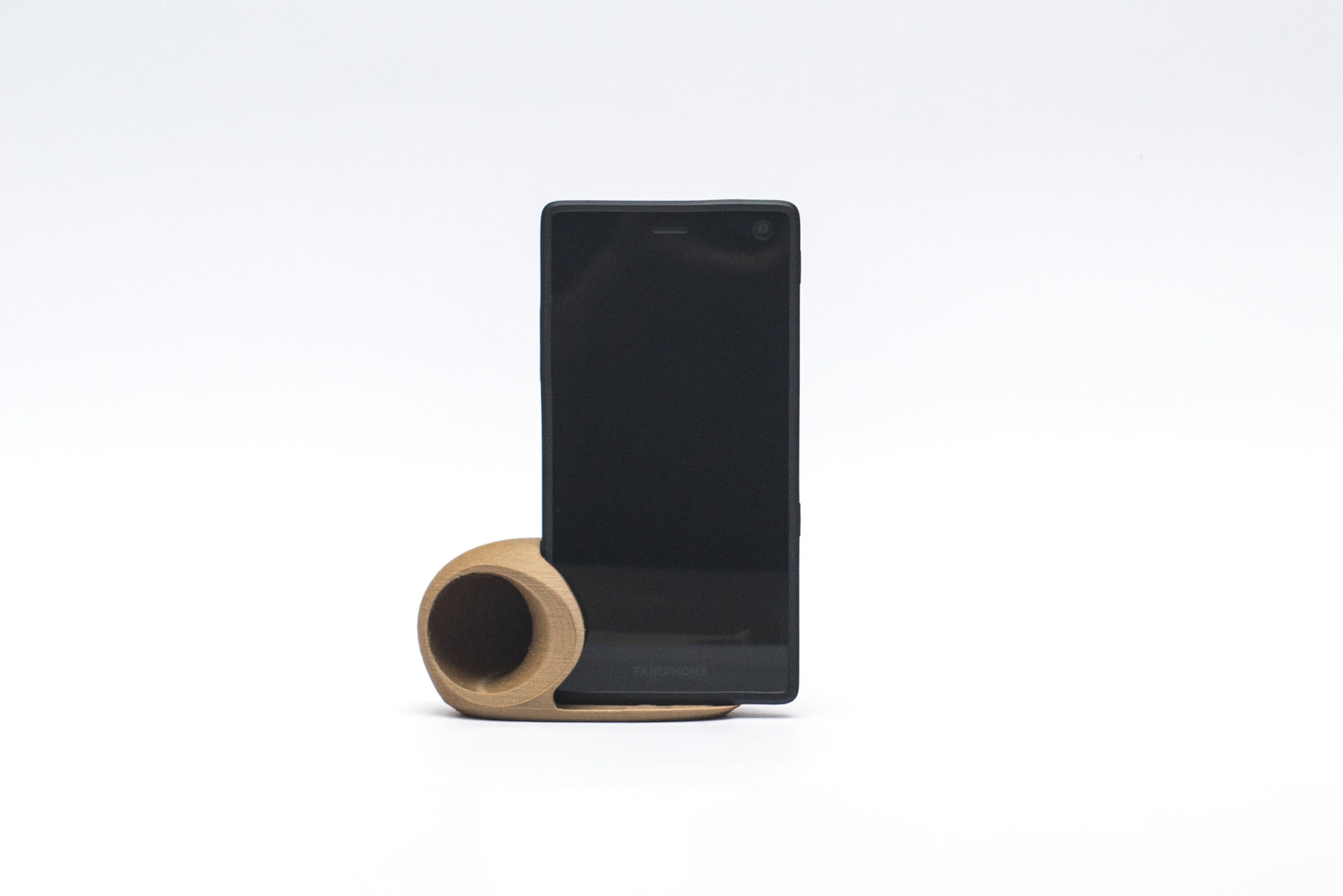F2Amplifier_Front_back_Fairphone_3D-Hubs_3D Printing-Wood-accessories-Alan-Nguyen.jpg