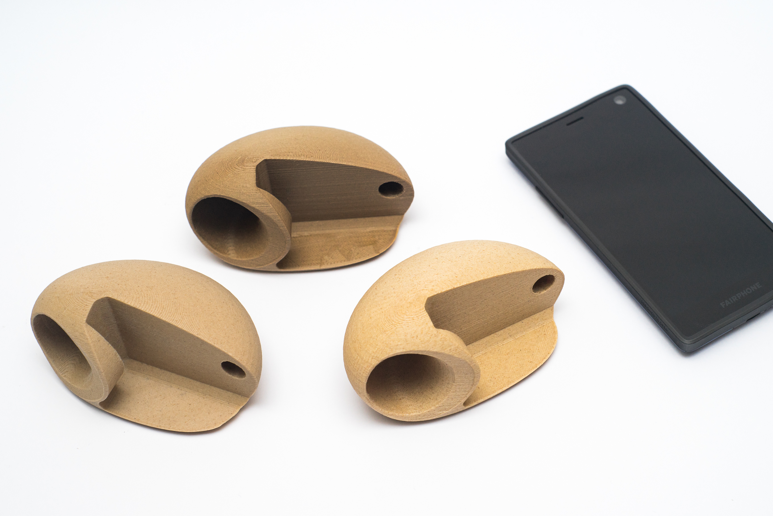 F2Amplifier_Wood-fill_Fairphone_3D-Hubs_3D Printing-Wood-accessories-Alan-Nguyen.jpg