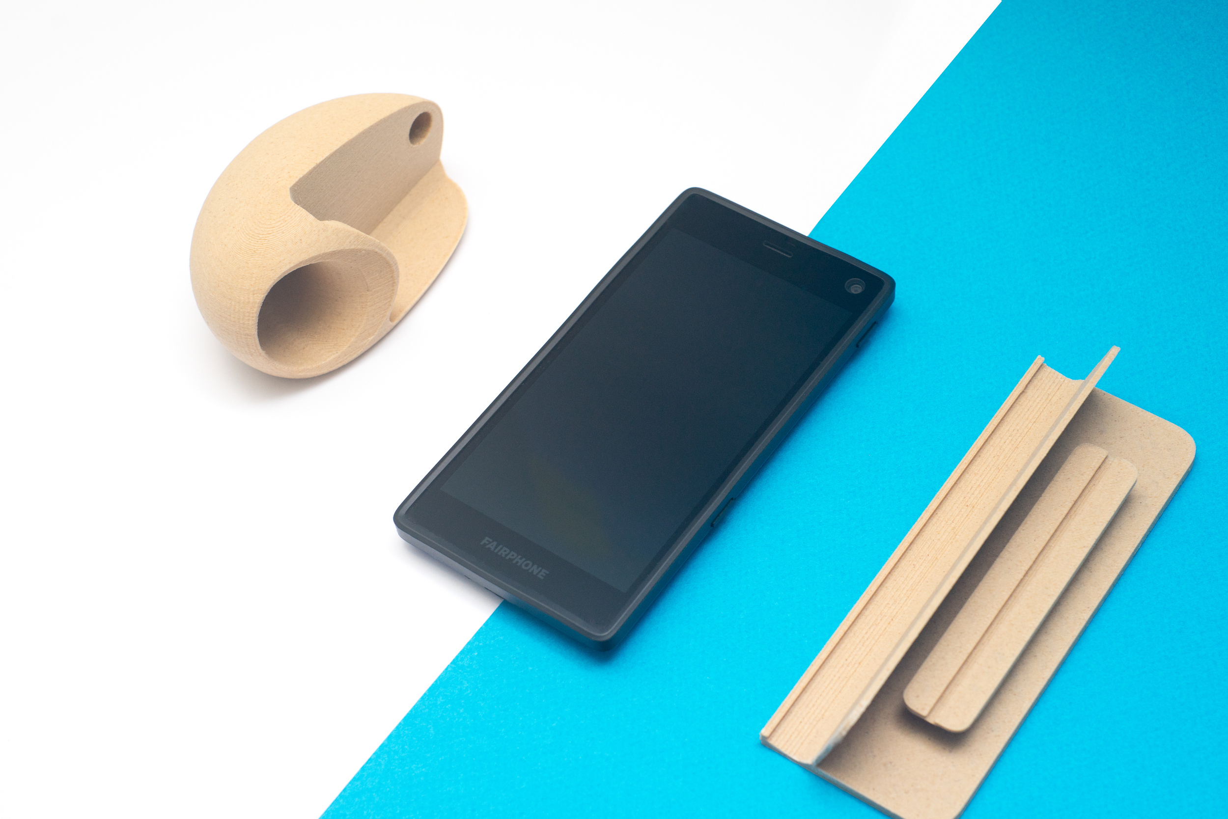 Fairphone-3D Hubs-3D Printing-Wood-accessories-Alan-Nguyen_01.jpg