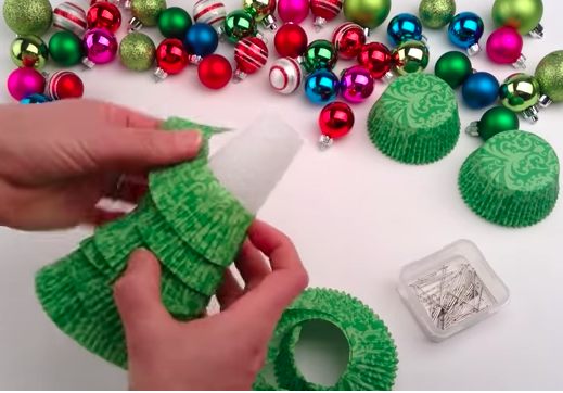 CUPCAKE LINER CHRISTMAS TREES