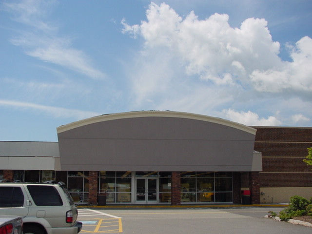Famous Footwear-West Lebanon, NH