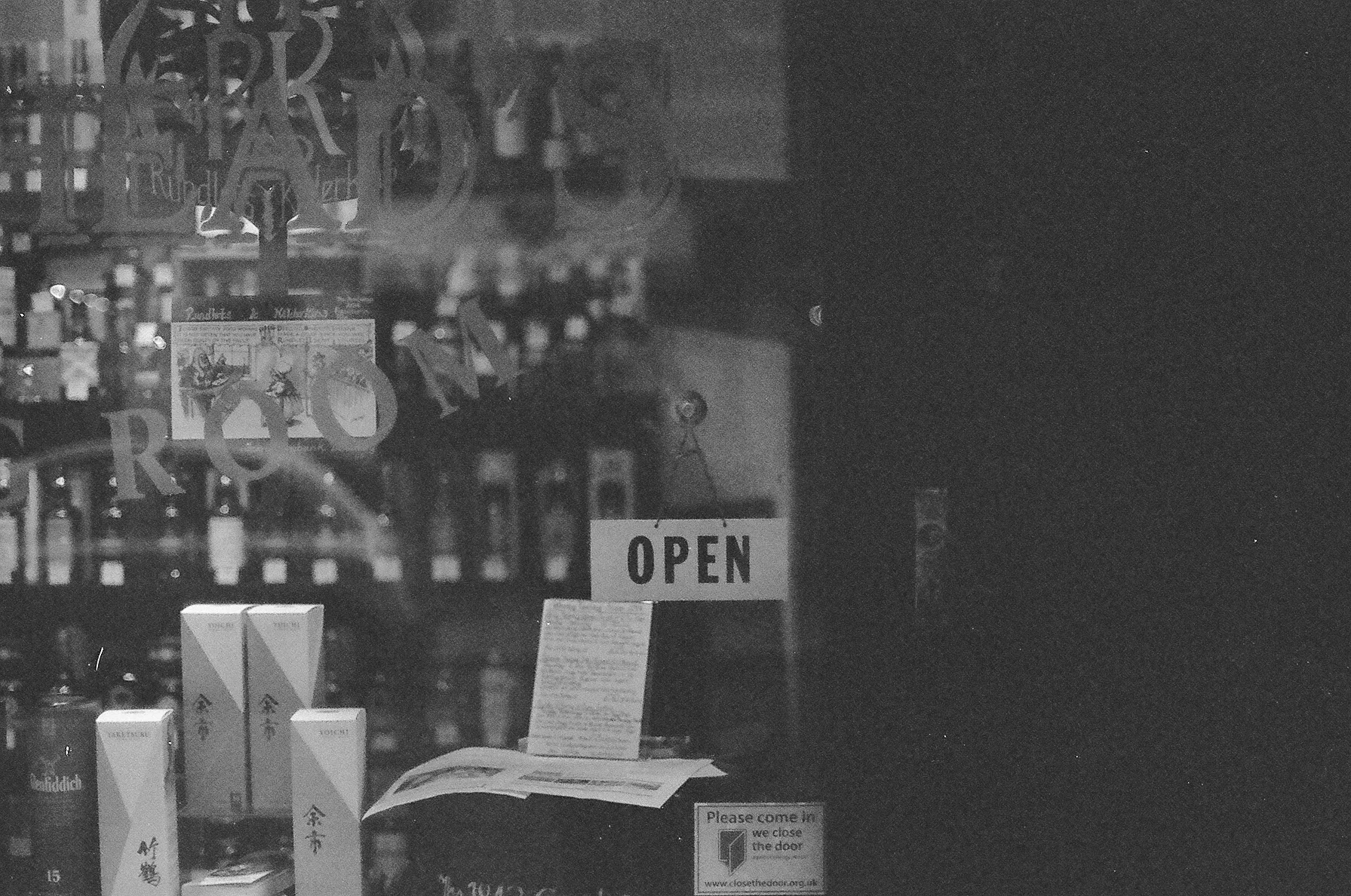 Open - Walking The Streets of London, England