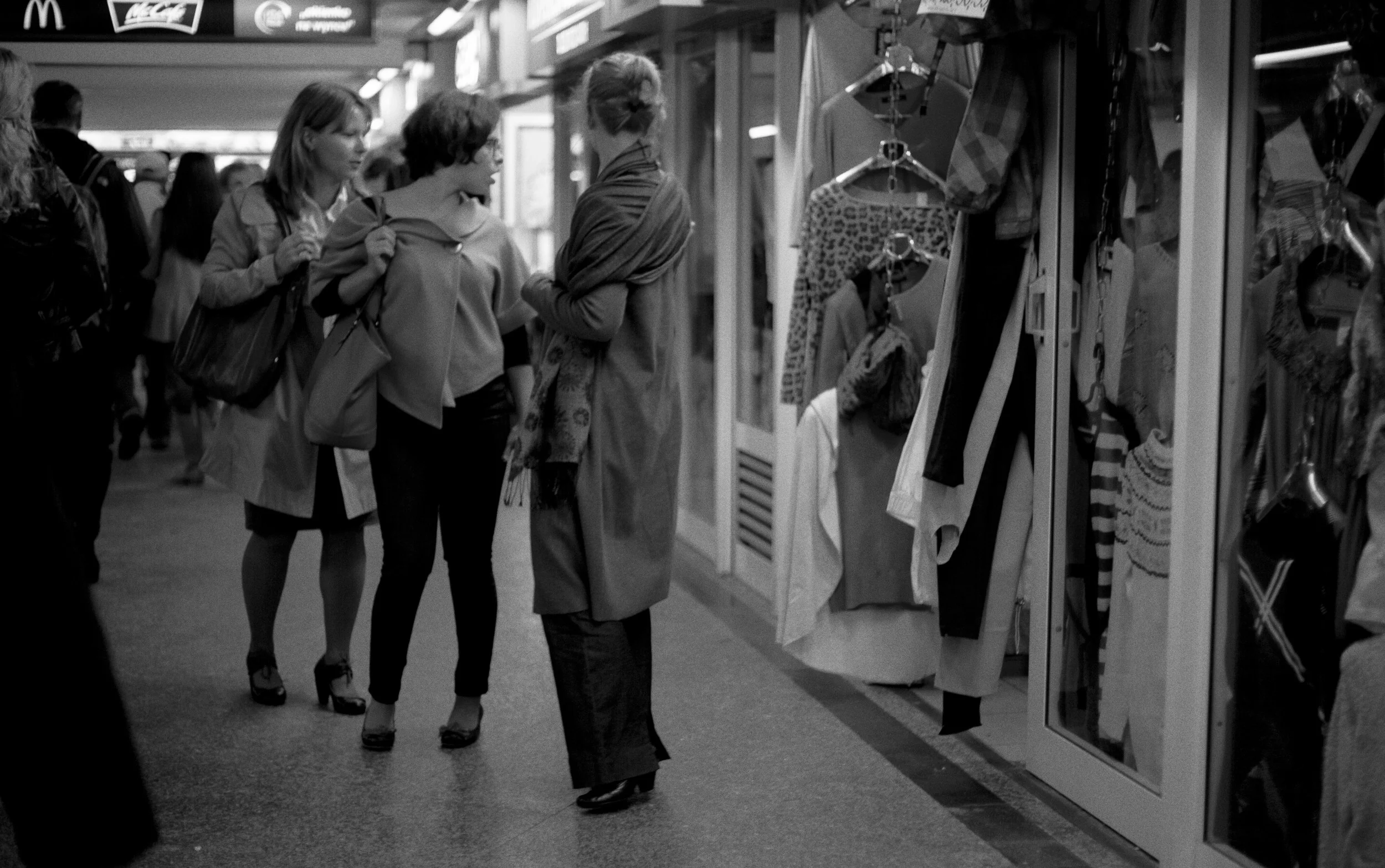 Head Turner - Walking The Streets of Warsaw, Poland
