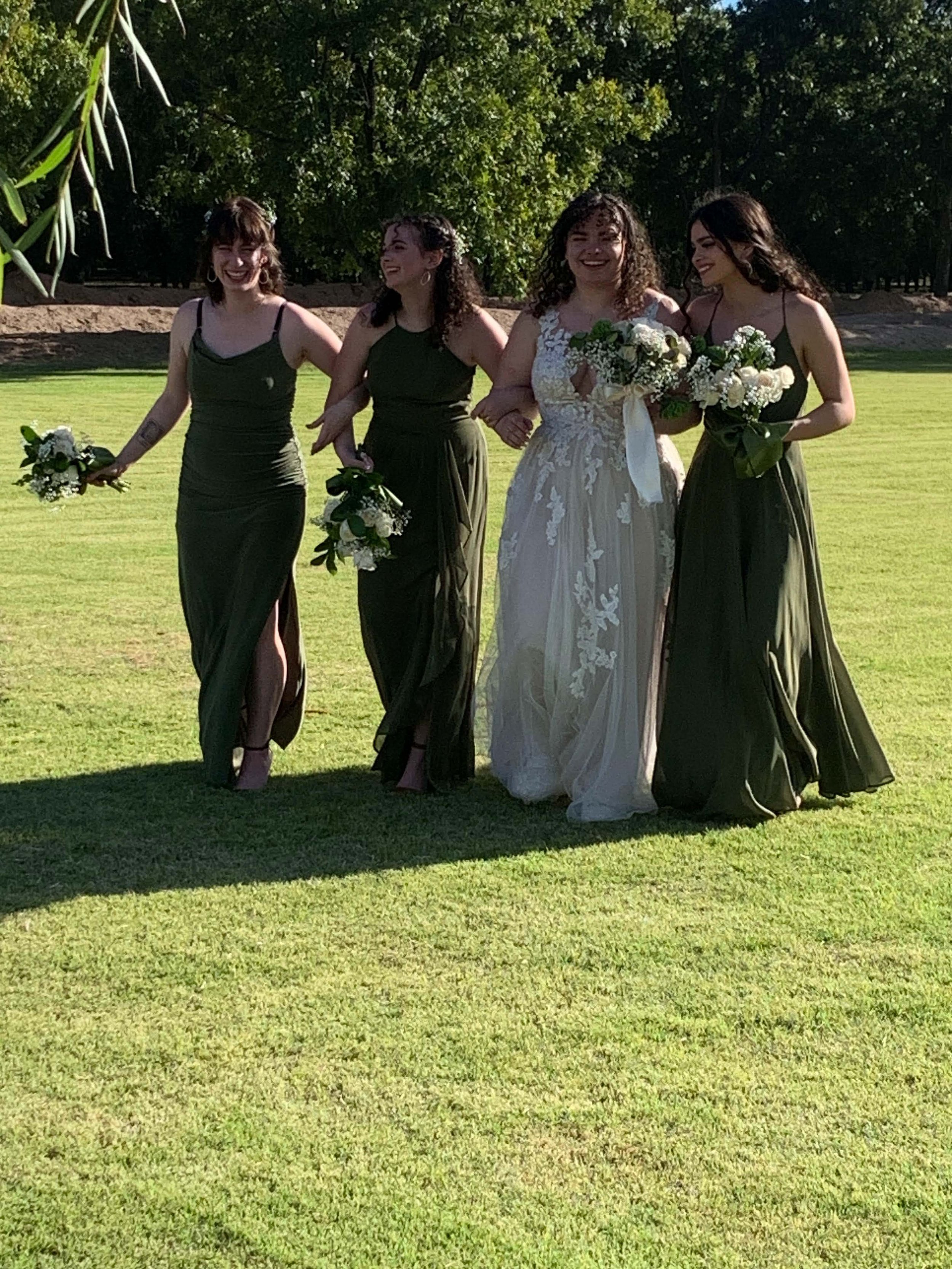 bride and her bridal party(1).jpg