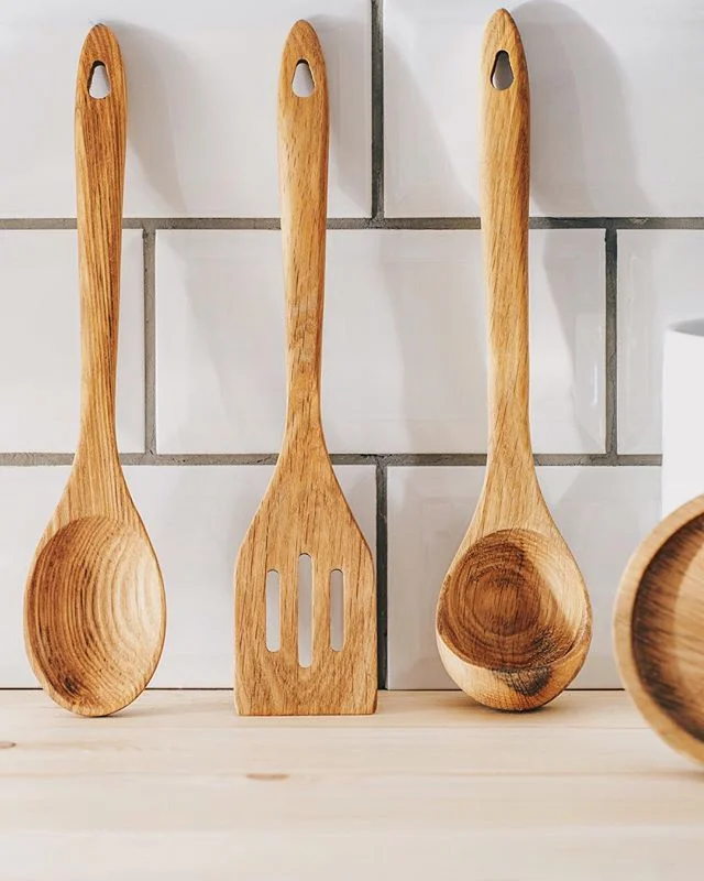 Found these really cool utensils yesterday and had a bit of time today so decided to do a quick shoot! #sony #a7rii #wood #spoon #minimal #oak #100mm #canon #mycanon #vsco #vscocam #untensils