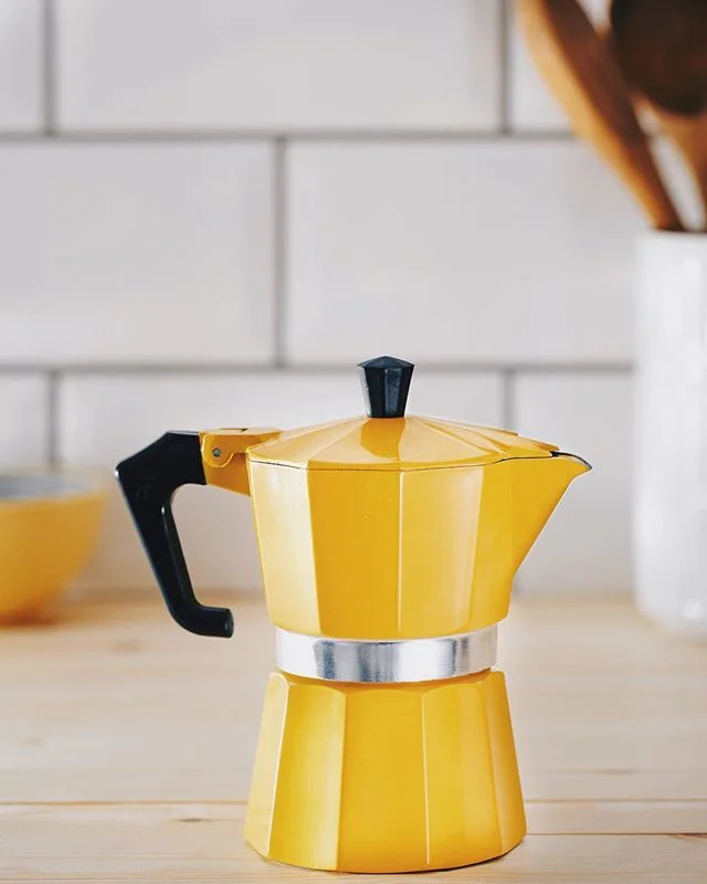 Another shot from last night, still have no idea how this coffee thing works. #sony #a7rii #yellow #coffee #kitchen #100mm #canon #mycanon #frenchpress
