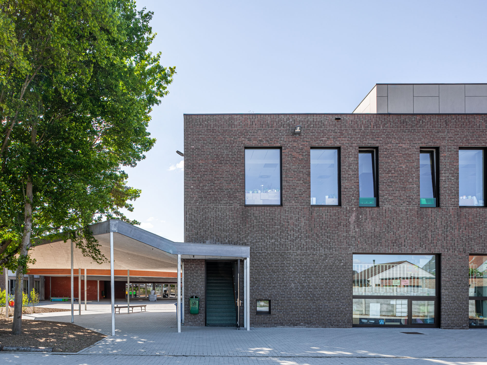  Stasegem School by avdk architecten 