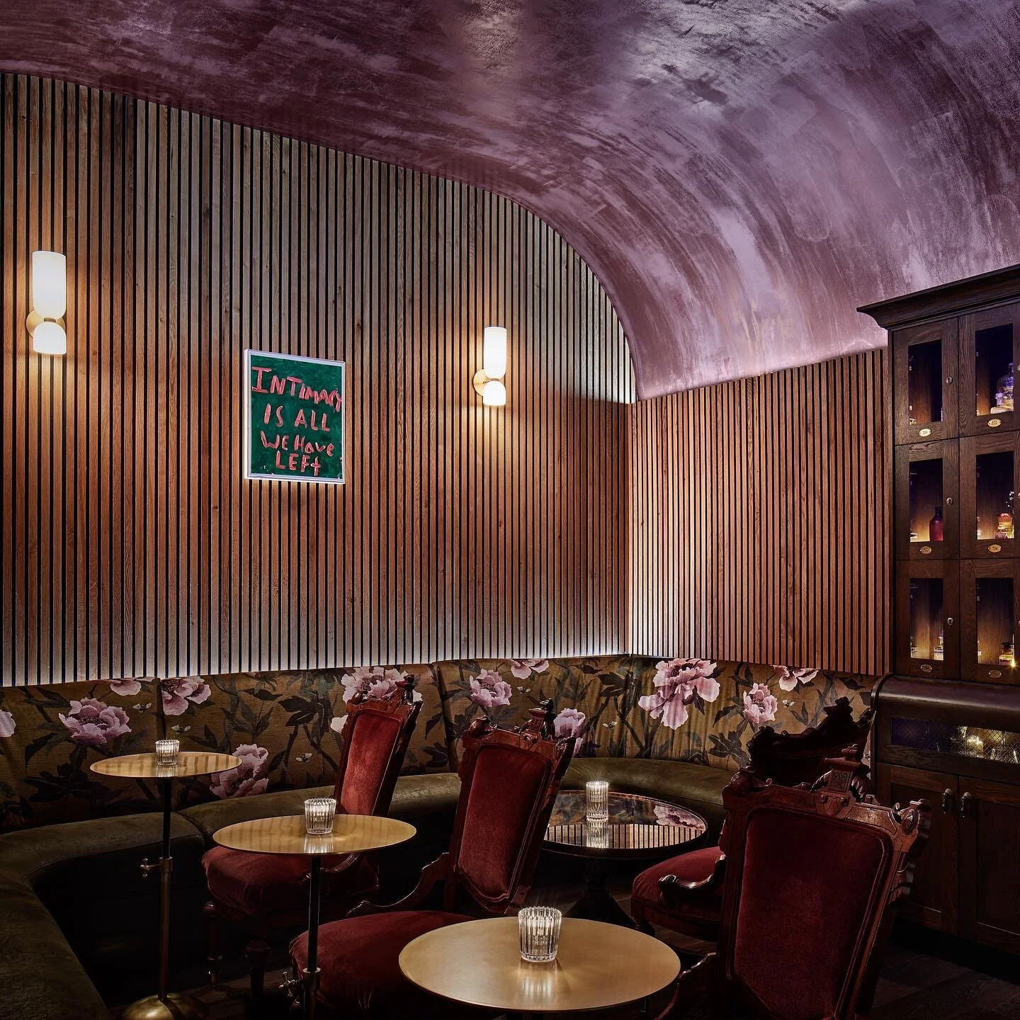 Looking for a great cocktail before or after your Treefort festivities? Thick as Thieves has got you covered! 
Interiors designed by us. 
#thickasthievesboise #downtownboise #treefort #treefort2023 #pepperdesignco #boisehospitality #hospitalitydesign