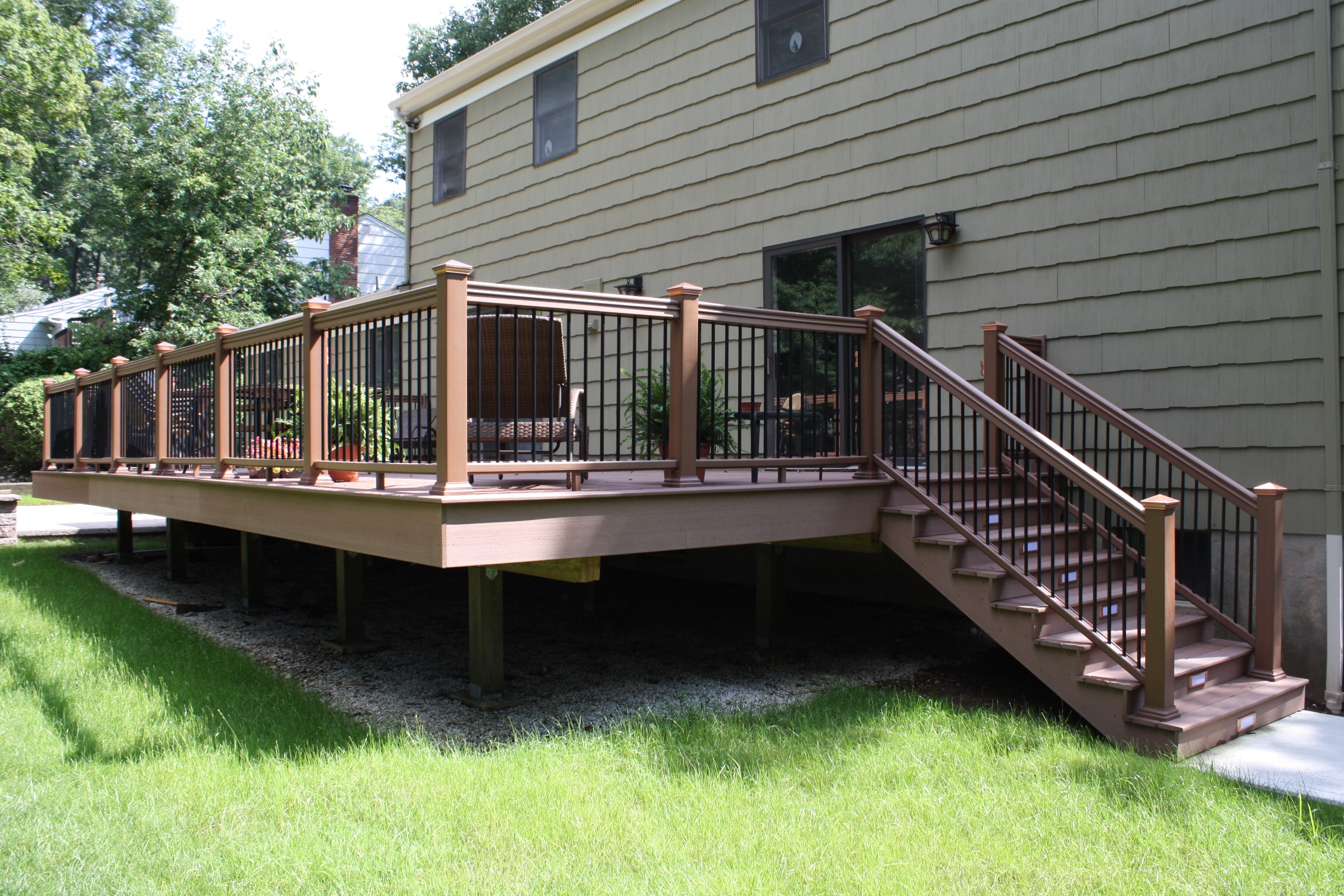 Summer Deck Projects / Residential Remodeling