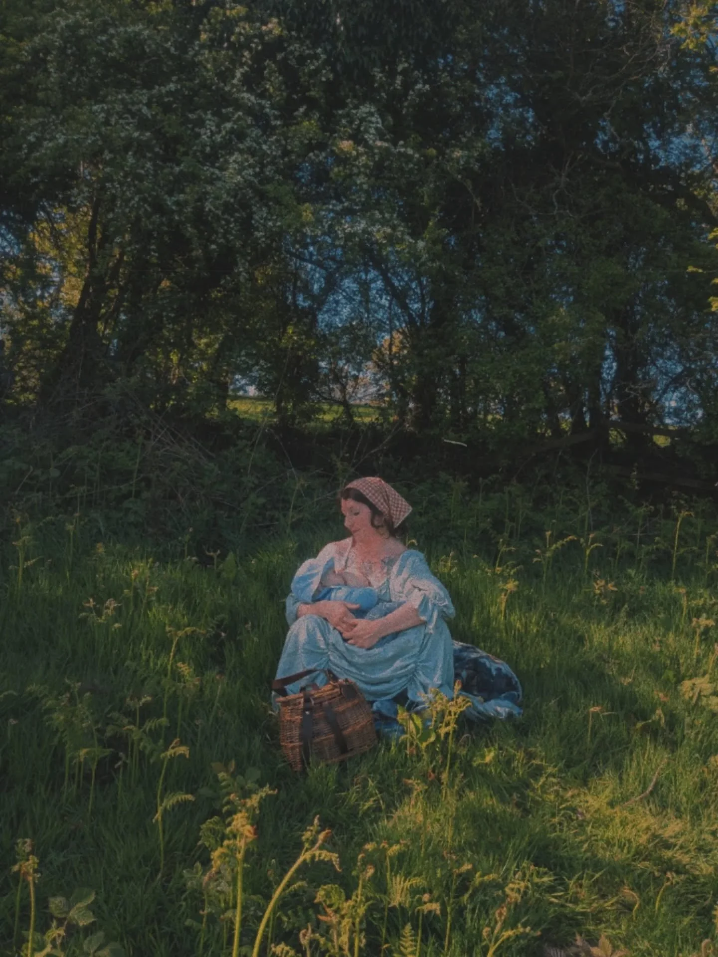 "The earth is generous - men are not. It is time to choose whom you wish to serve." - Our Lady of Woodstock 

So grateful for my favourite hawthorns and the earth's bounty and my body's bounty, my sweet baby who I promised I would show all 