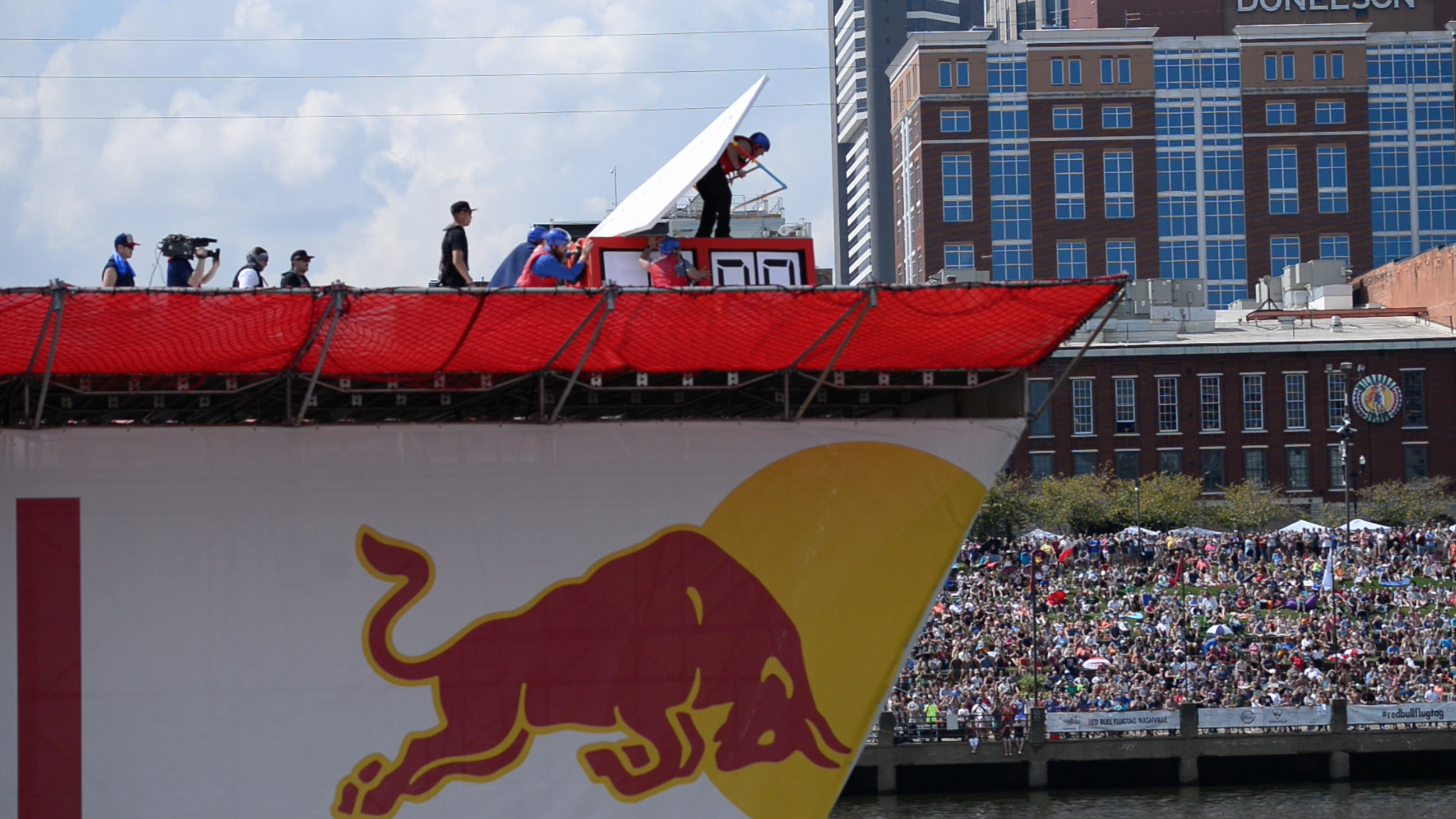 flugtag frame 4.jpg