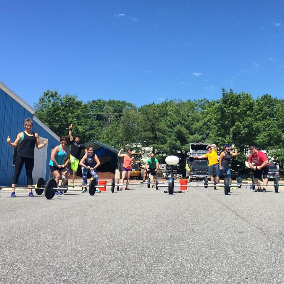 The crew, straight flexing before tackling "1775" on Saturday. 