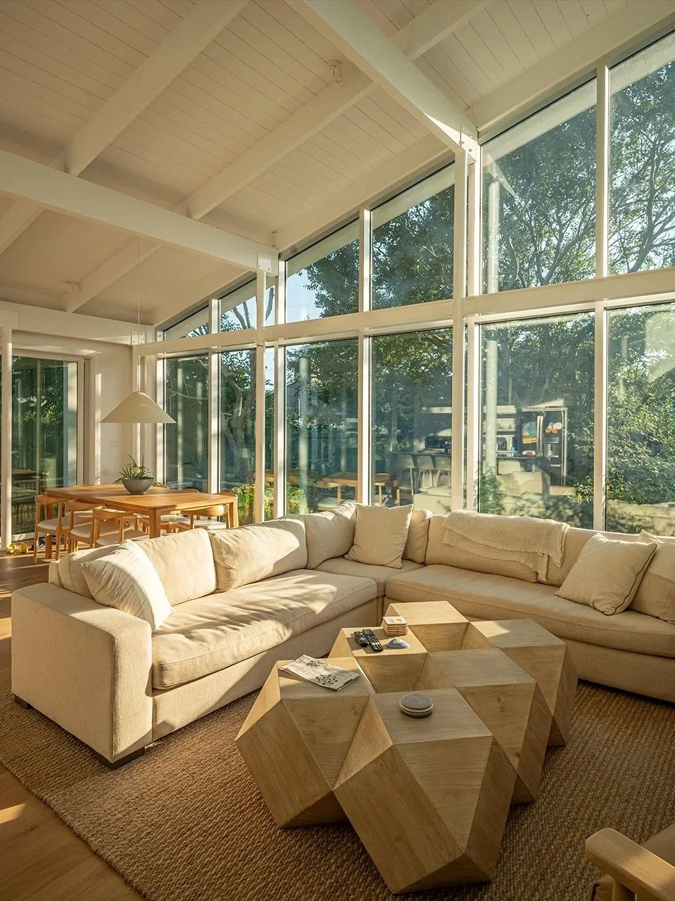 6-CENTRAL-Living-Area.jpg