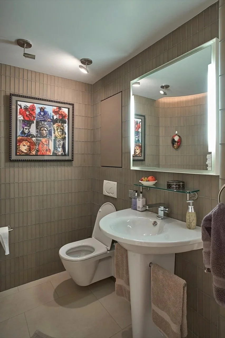 21-E74-ST_Bathroom-View-2.jpg