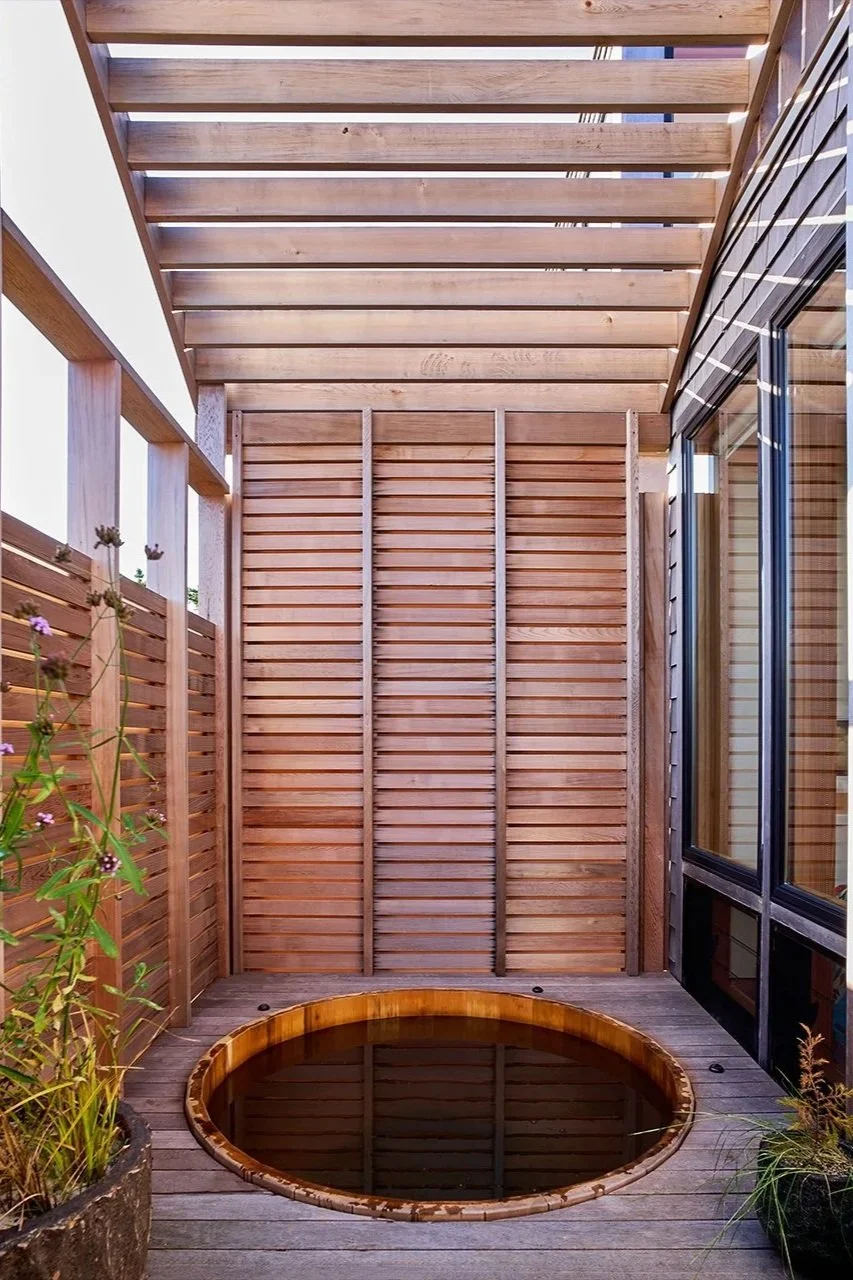 8-PLANK-Hot-tub.jpg