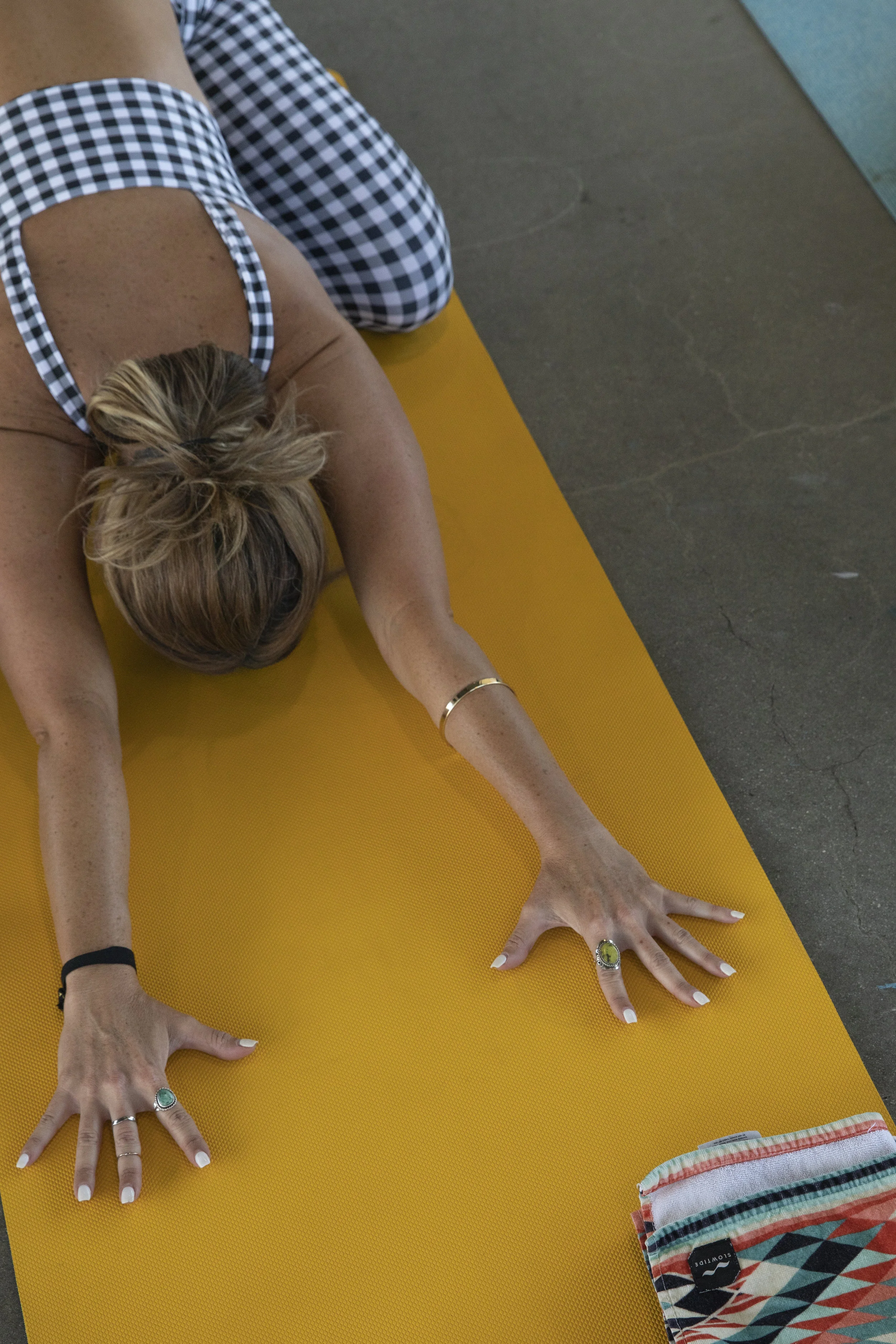 yoga_beachclean.jpg
