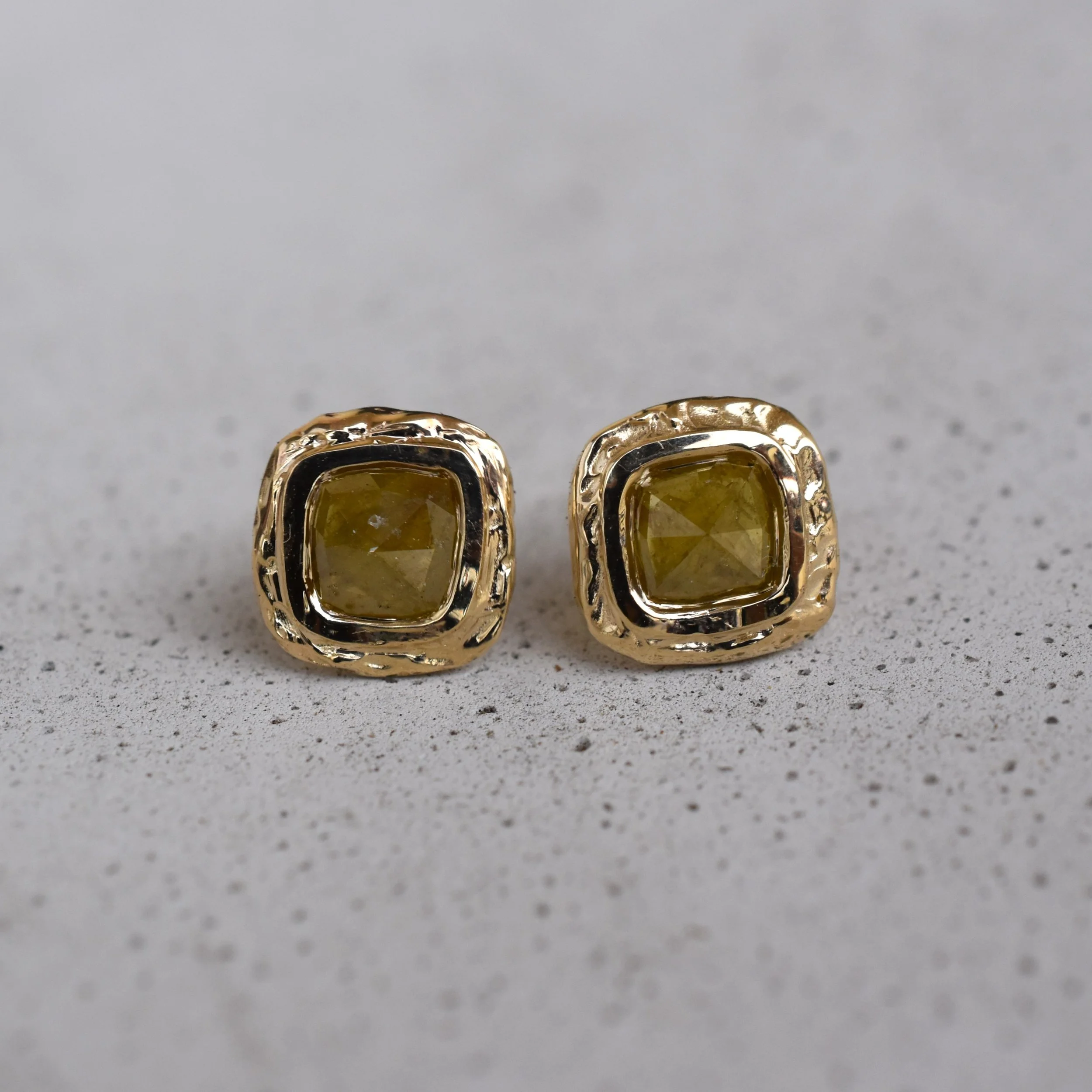 square studs 2 sq.JPG