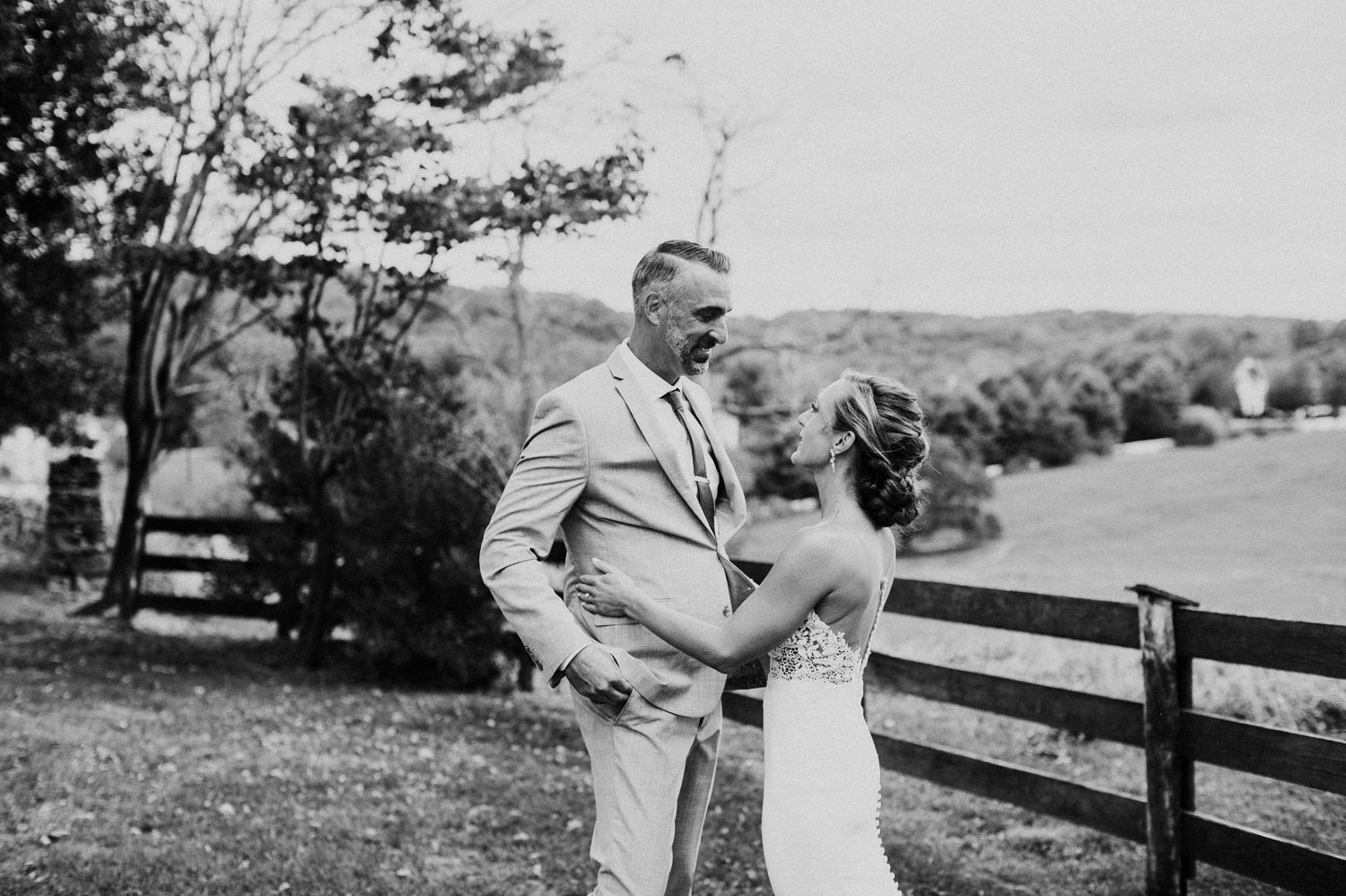 phoenix_maryland_barn_silo_hill_wedding_photographer 46.jpg
