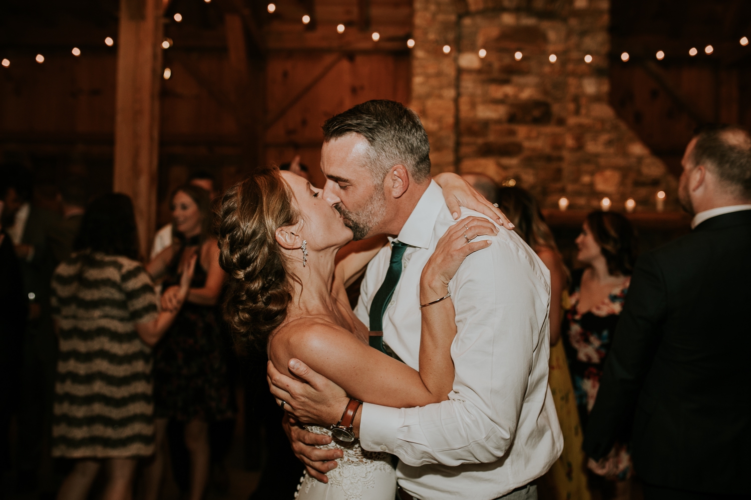 phoenix-maryland-silo-barn-hill-wedding-photographer 48.jpg