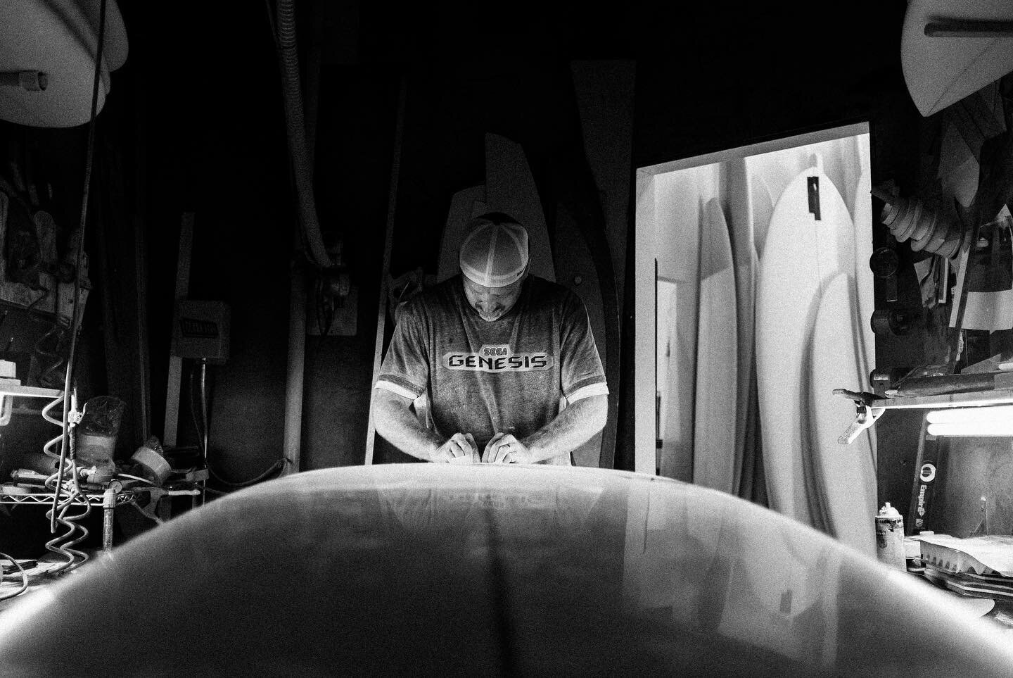 Scott Anderson was a legend and a true master of his craft. It was an honor meeting you and watching you work. May your soul Rest In Peace. Your legacy will continue to inspire us each and every day.
&bull;
&bull;
&bull;
#andersonsurfboards #aquatech