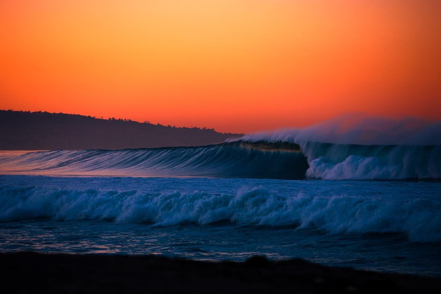 Tangerine dreams
&bull;
&bull;
&bull;
#dawn #california #southbay #firstlight #dawnpatrol #sunrise #swell #surf #ocean #waves #surfculture #nvsurf #waterphotographer #wavephotography #surfphotography #cinematographer #directorofphotography #dop #surf