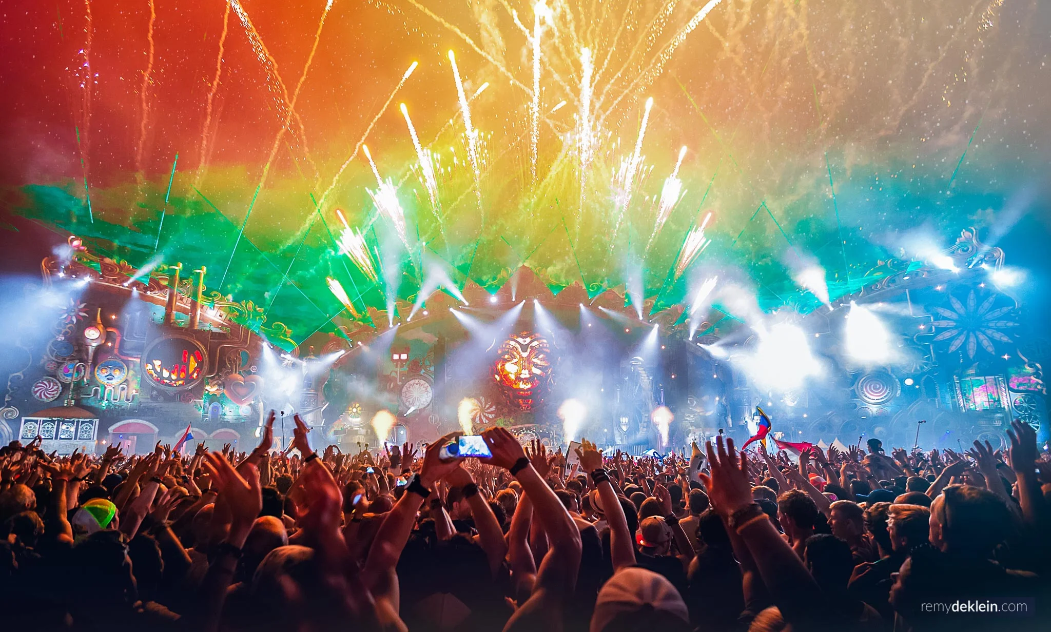 Tomorrowland mainstage 2014 colors