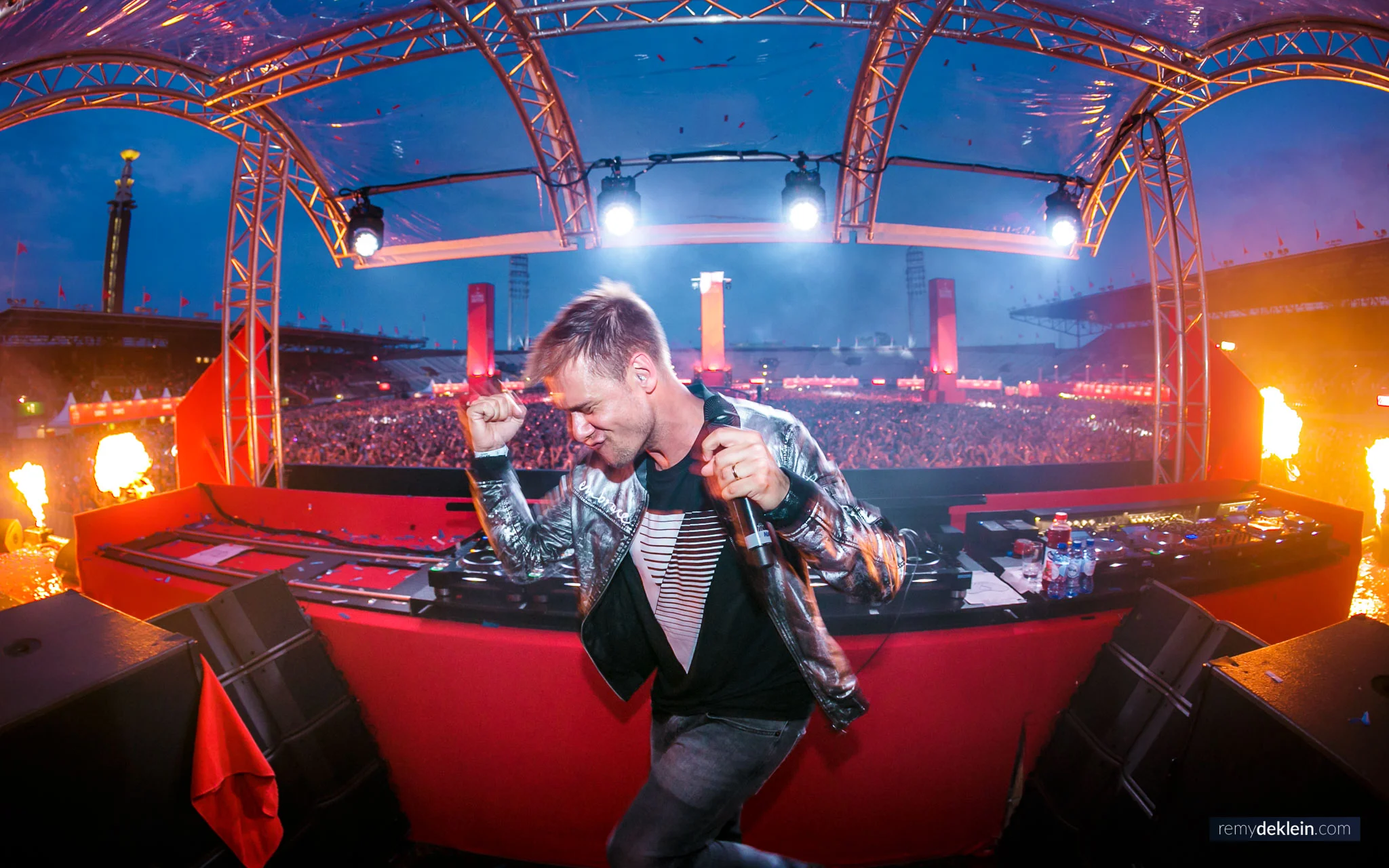 Armin van Buuren - Flying Dutch 2016