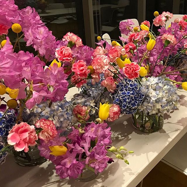 #flashbackfriday to these delectable candy-inspired centerpieces 🌸🌼🍭
#lookssogoodicouldeatit #tablescape #danielschaefferevents
