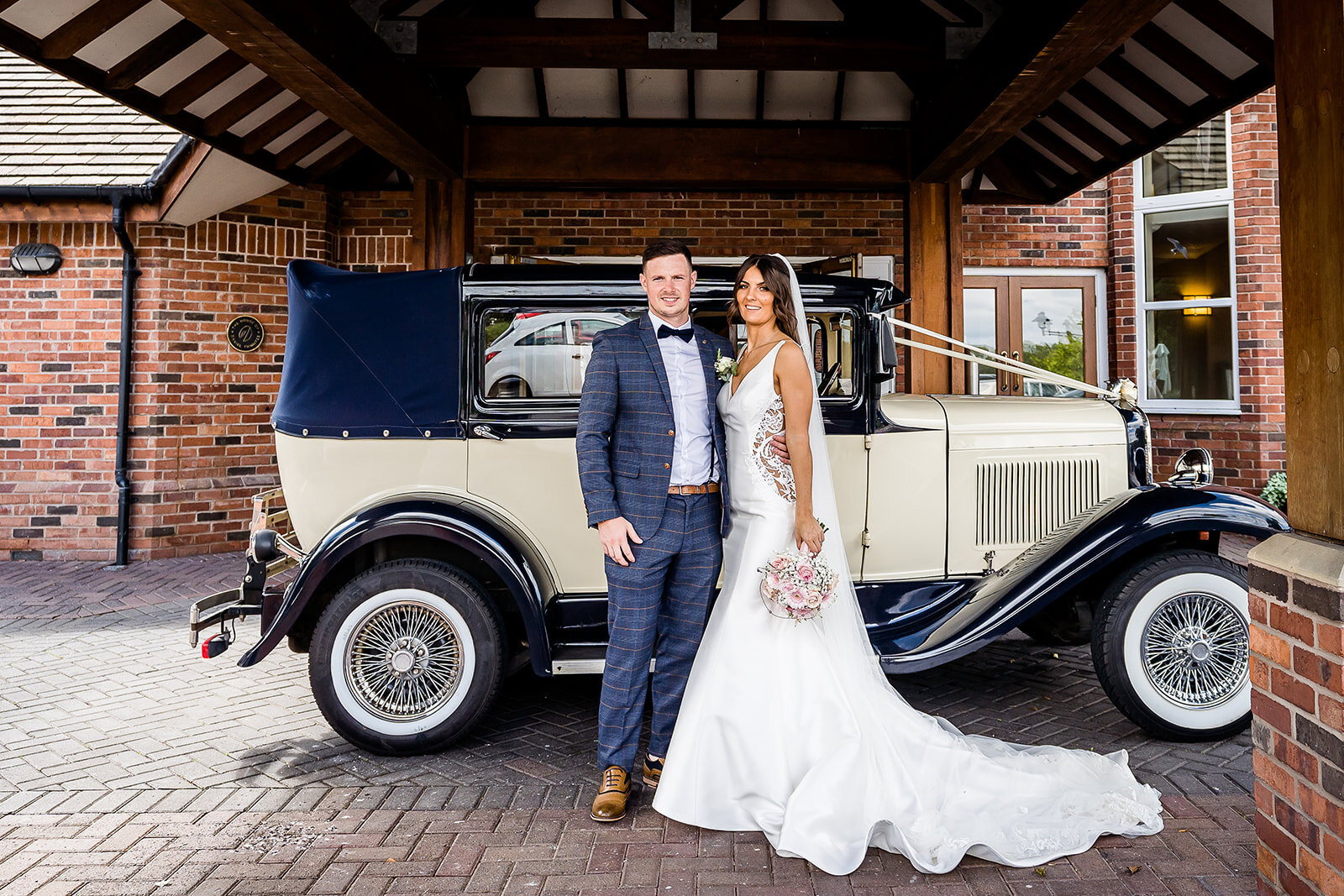 Mr & Mrs Hinchcliffe – photography by Zapimage Cottons Club Knutsford Cheshire Wedding. sarahAdam_HR-487_websize.jpg