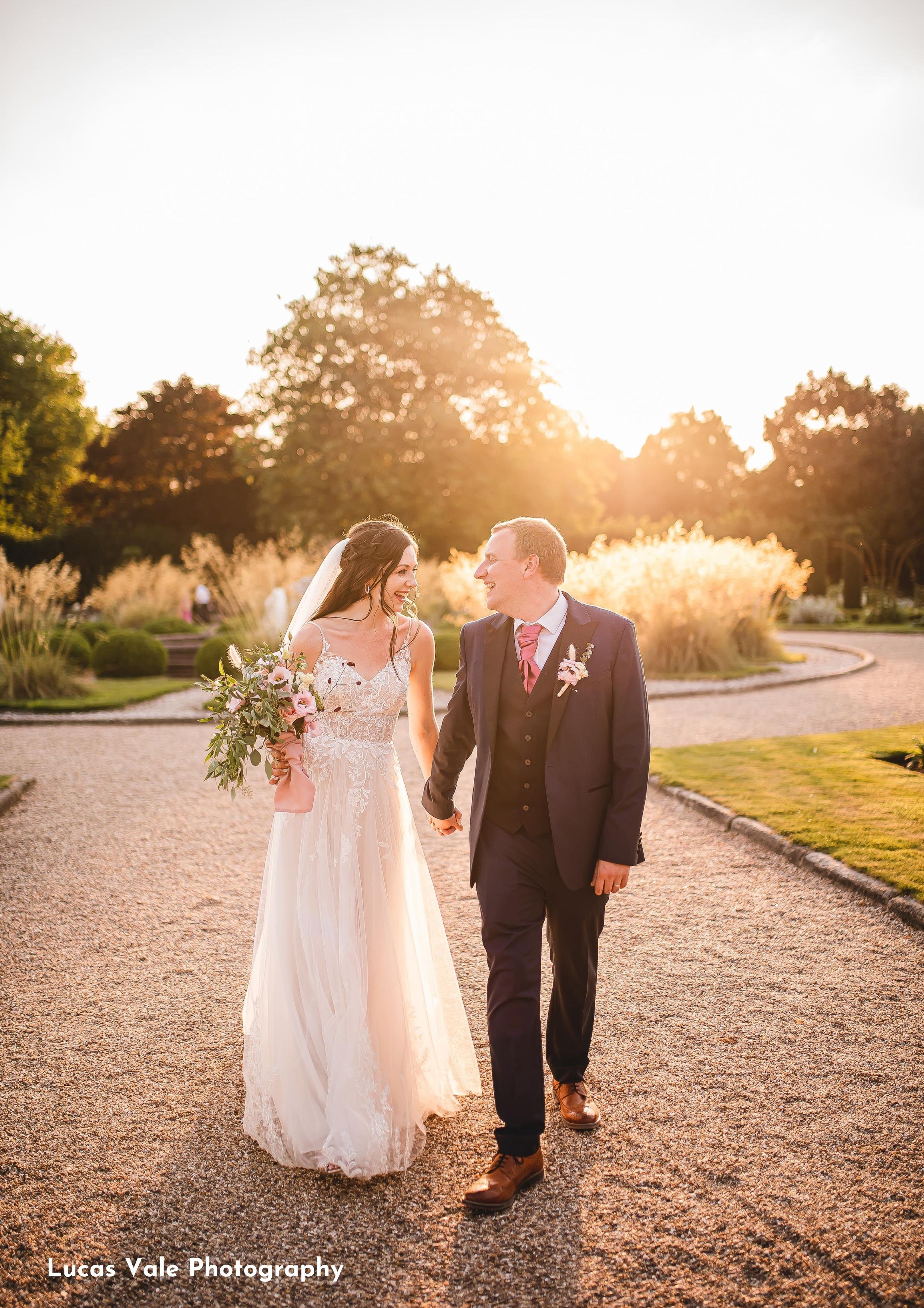 Lucas Vale Photography-min Weddings at Trentham Gardens.jpg