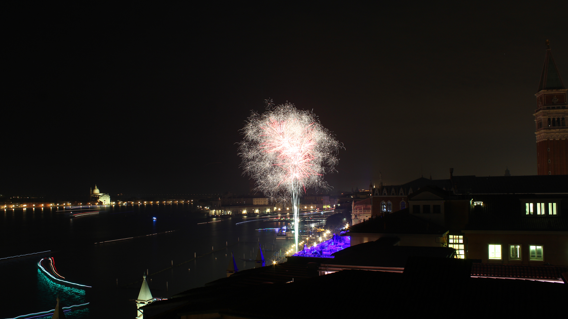 Hotel Danieli West NYE Fireworks