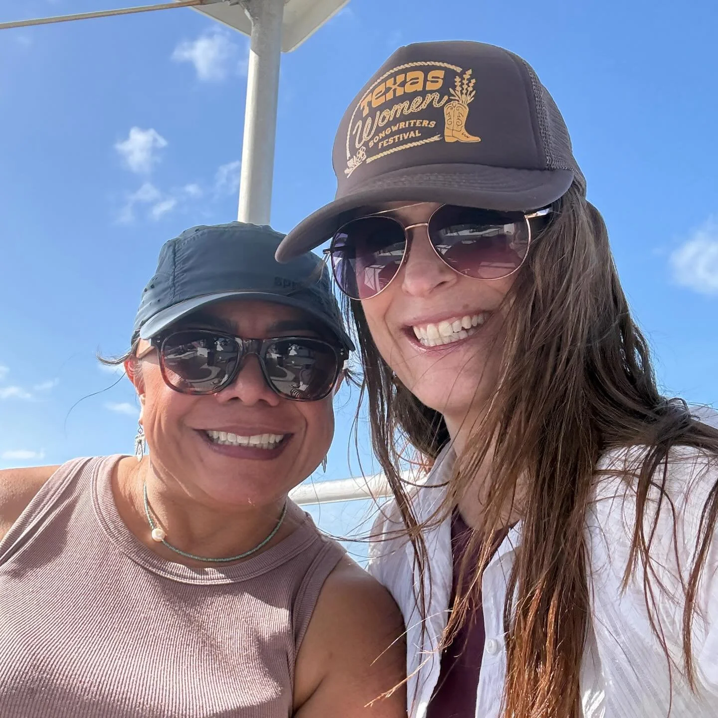 Whales, Pearl Harbor, Fighter Jets, Big Swells 

Occasion: @journeyofself.wellnessretreat 
@nakinebodyandmind @mrs_anna_d 

#honolulu #pearlgarbor #humpbackwhales #friendtime #yogaretreats