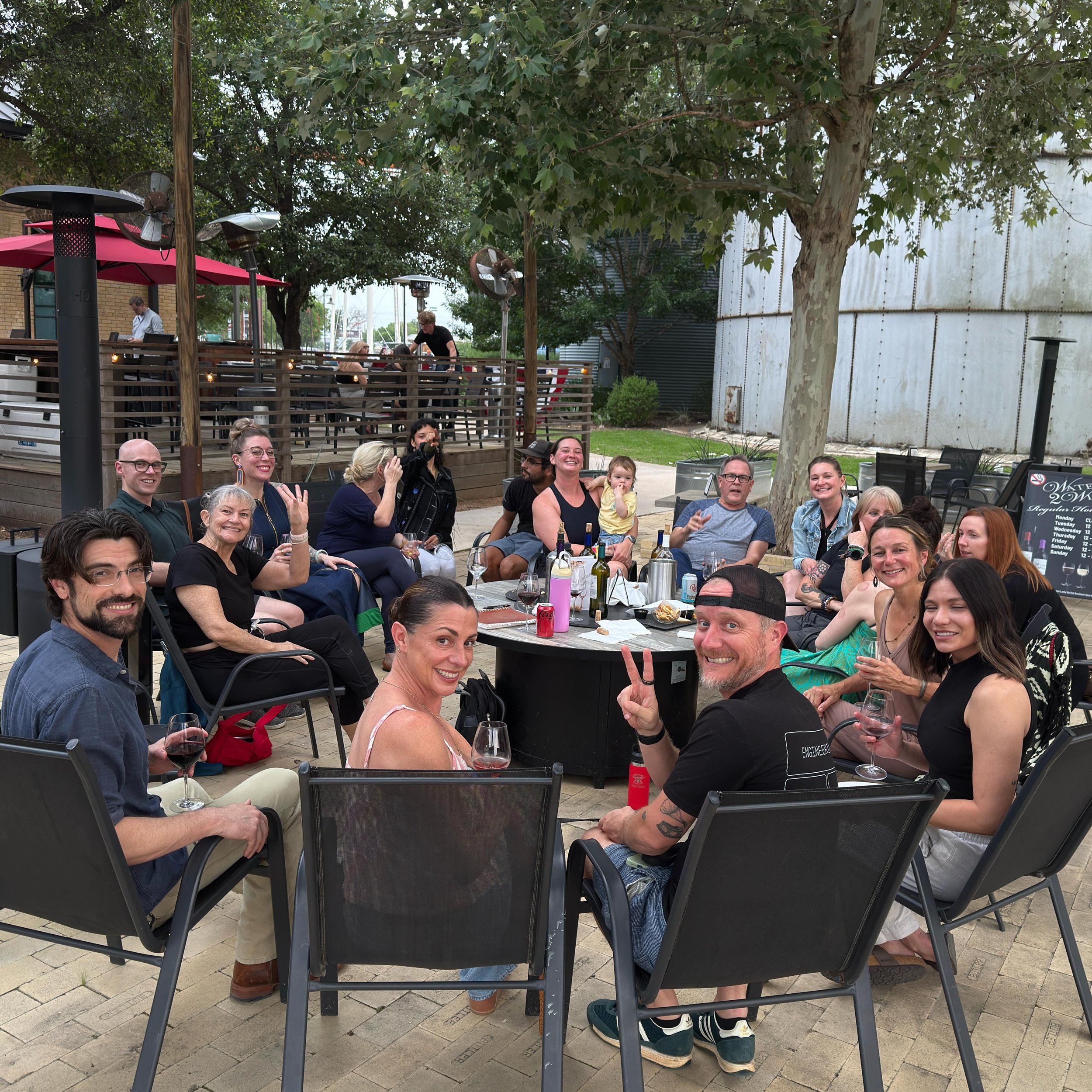 There's joy in community 🫶

@budamillandgrain @water2winebuda 

#communitymatters