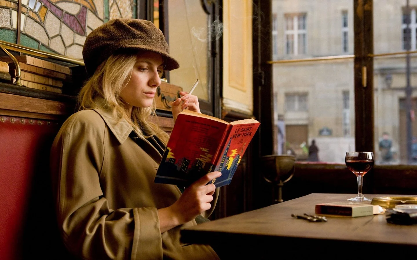 inglourious-basterds-reading-book-wallpaper-sleepy-hollow-movie-wallpaperinglourious-cast-poster-screenshots-cast-810808069.jpg