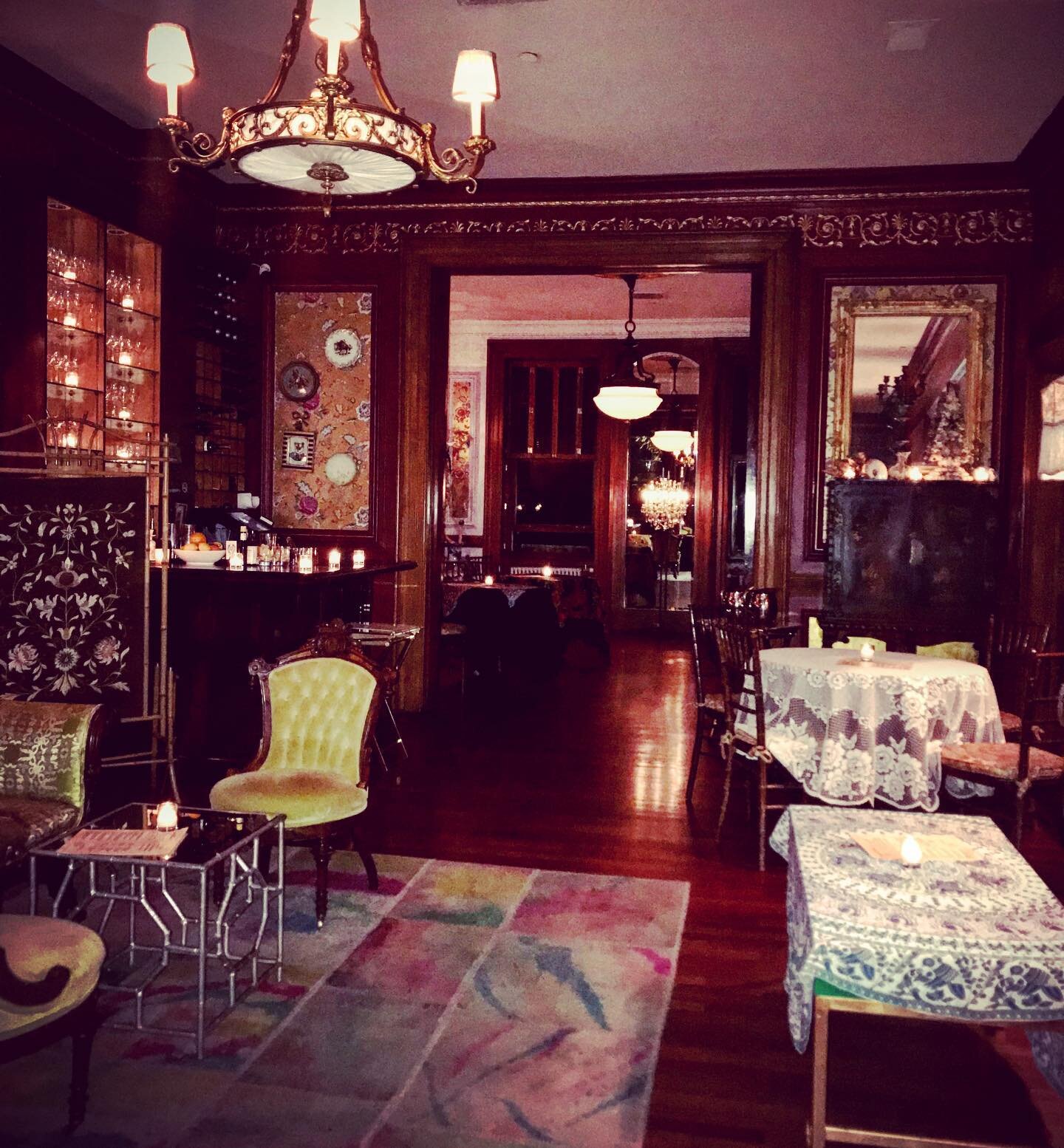 The Inn at Irving Place also hosts events in our salon just above @cibarlounge. Our salon has its own private bar and bathrooms with a capacity of up to 65 people. Send us an email to host your holiday event with us!